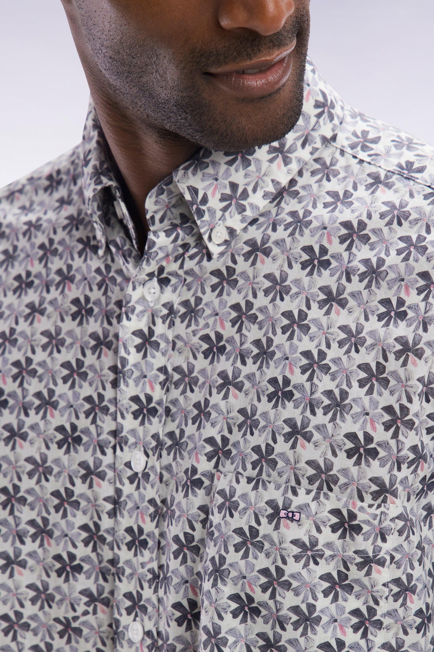Straight-fit sort-sleeved shirt in grey cotton with graphic floral print