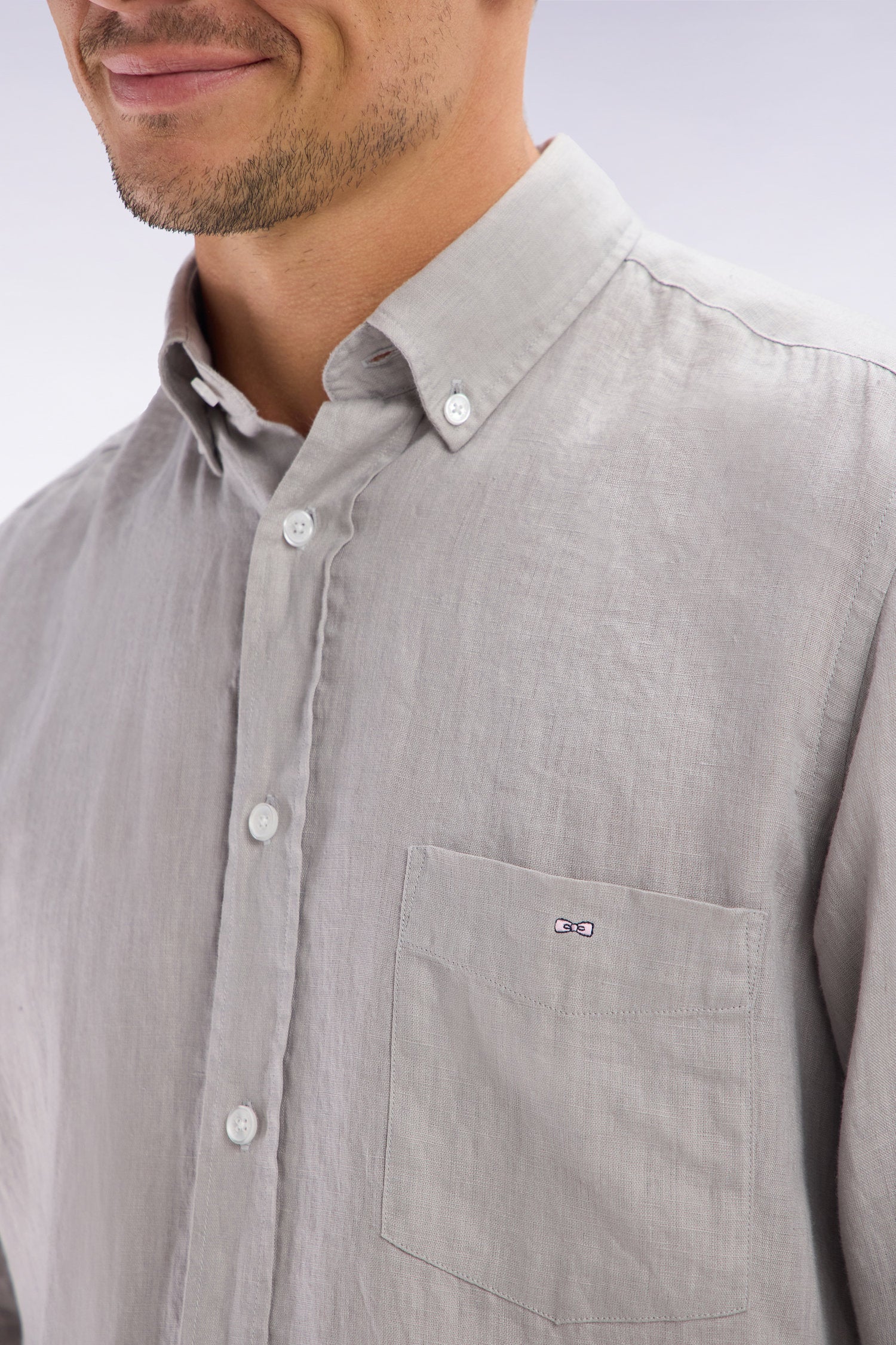 Chemise en lin gris unie coupe droite