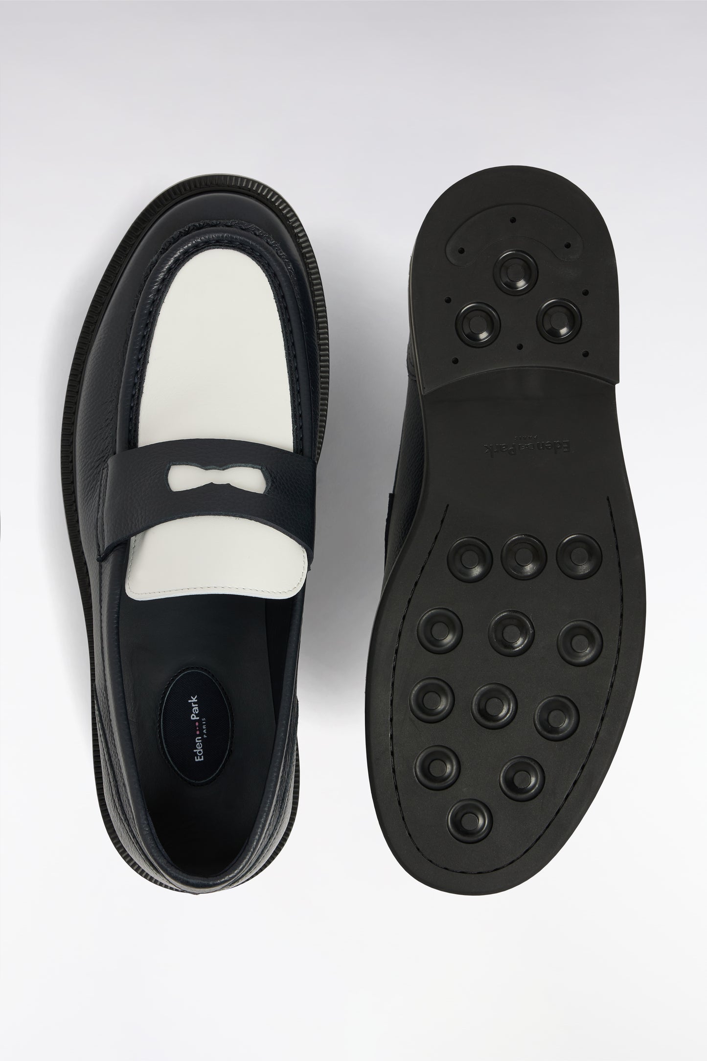 Two-tone moccasins in navy blue and white grained leather