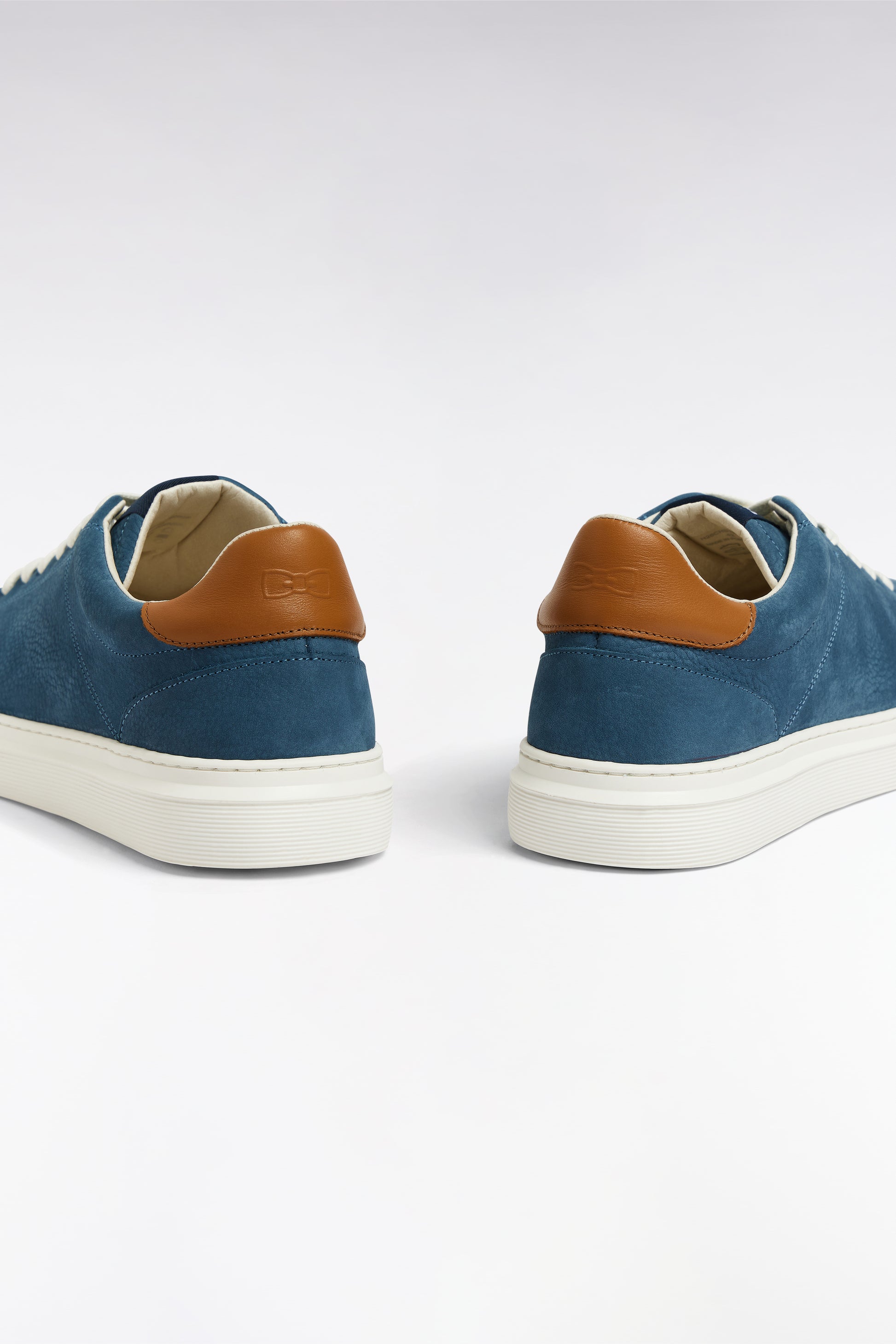 Baskets basses en cuir bleu gris