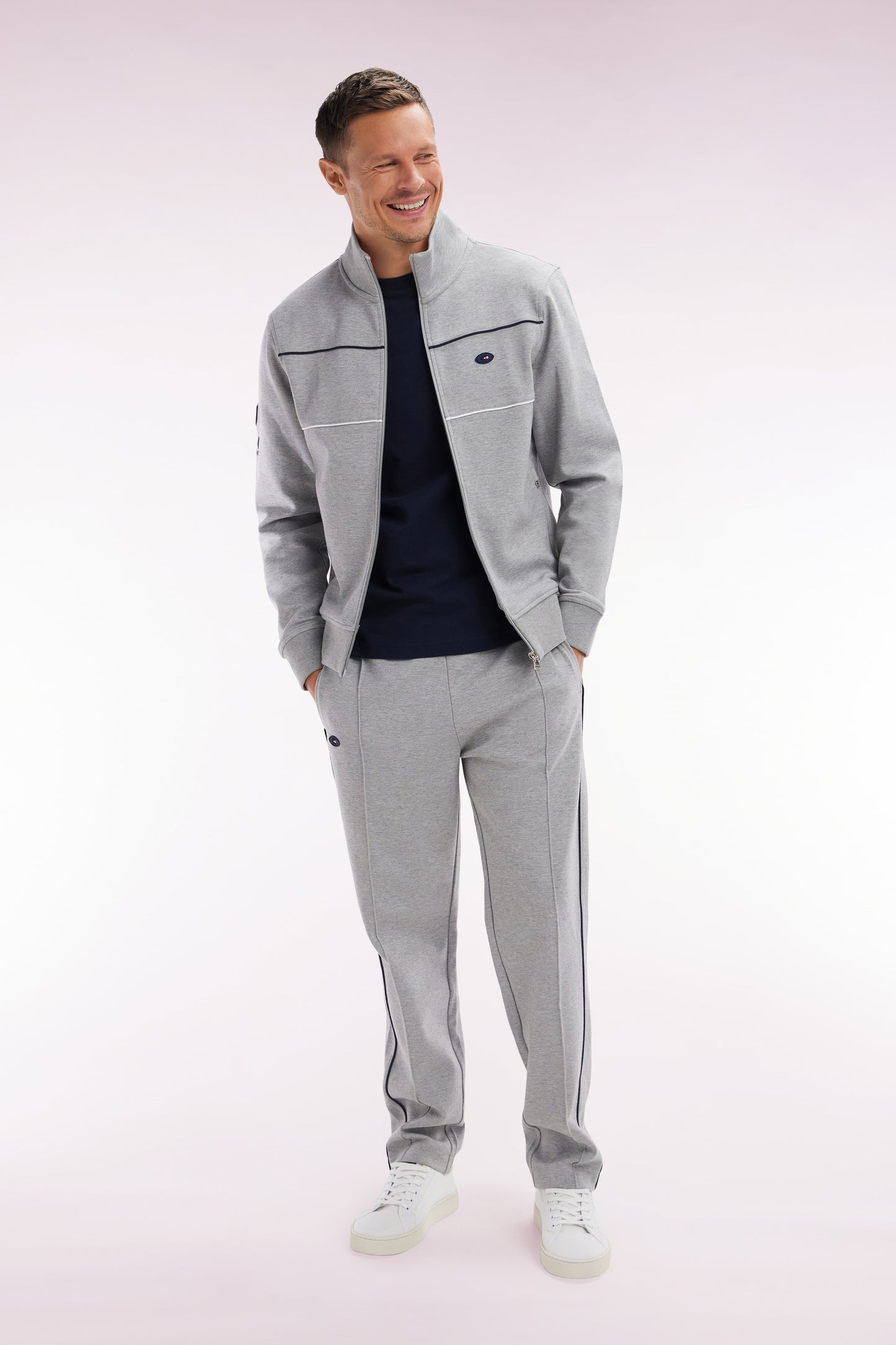 Straight-cut grey stretch cotton fleece jogging pants with navy blue piping