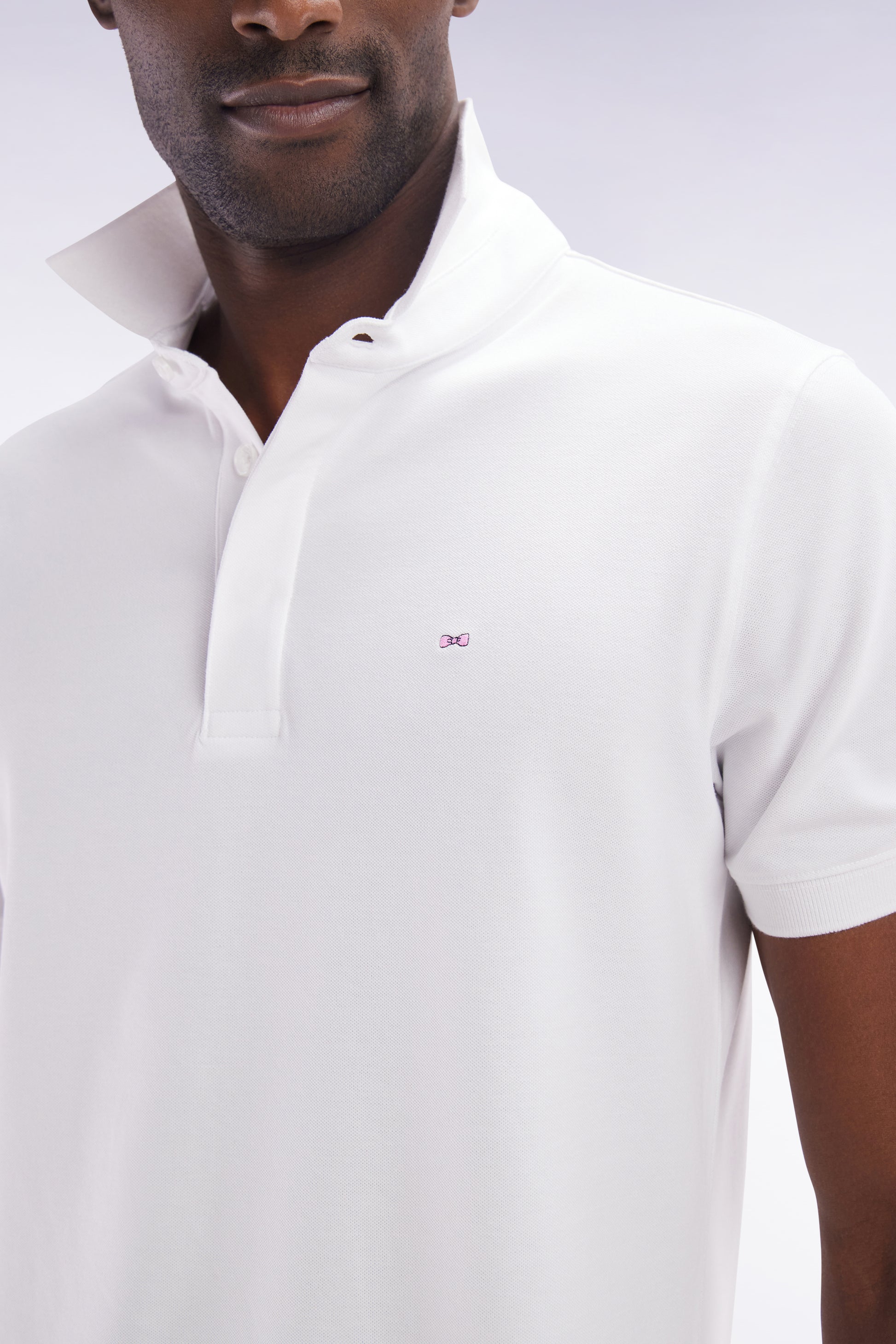 Polo à manches courtes en piqué coton stretch blanc coupe ajustée