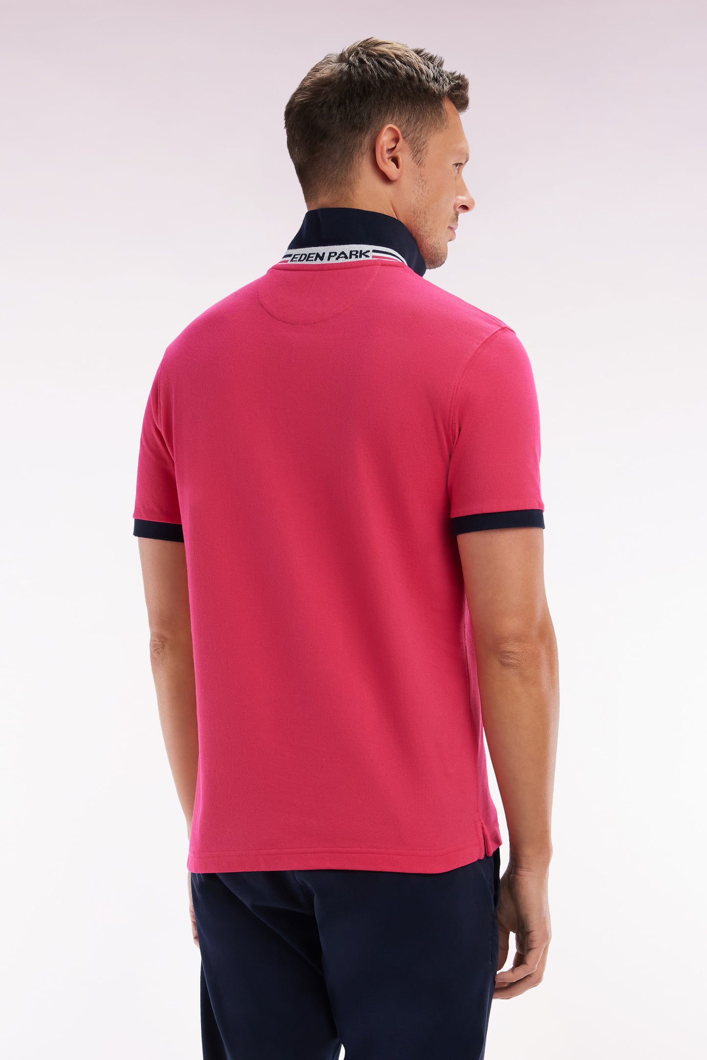 Straight-fit short-sleeved polo shirt in pink cotton piqué with tricolor embroidery