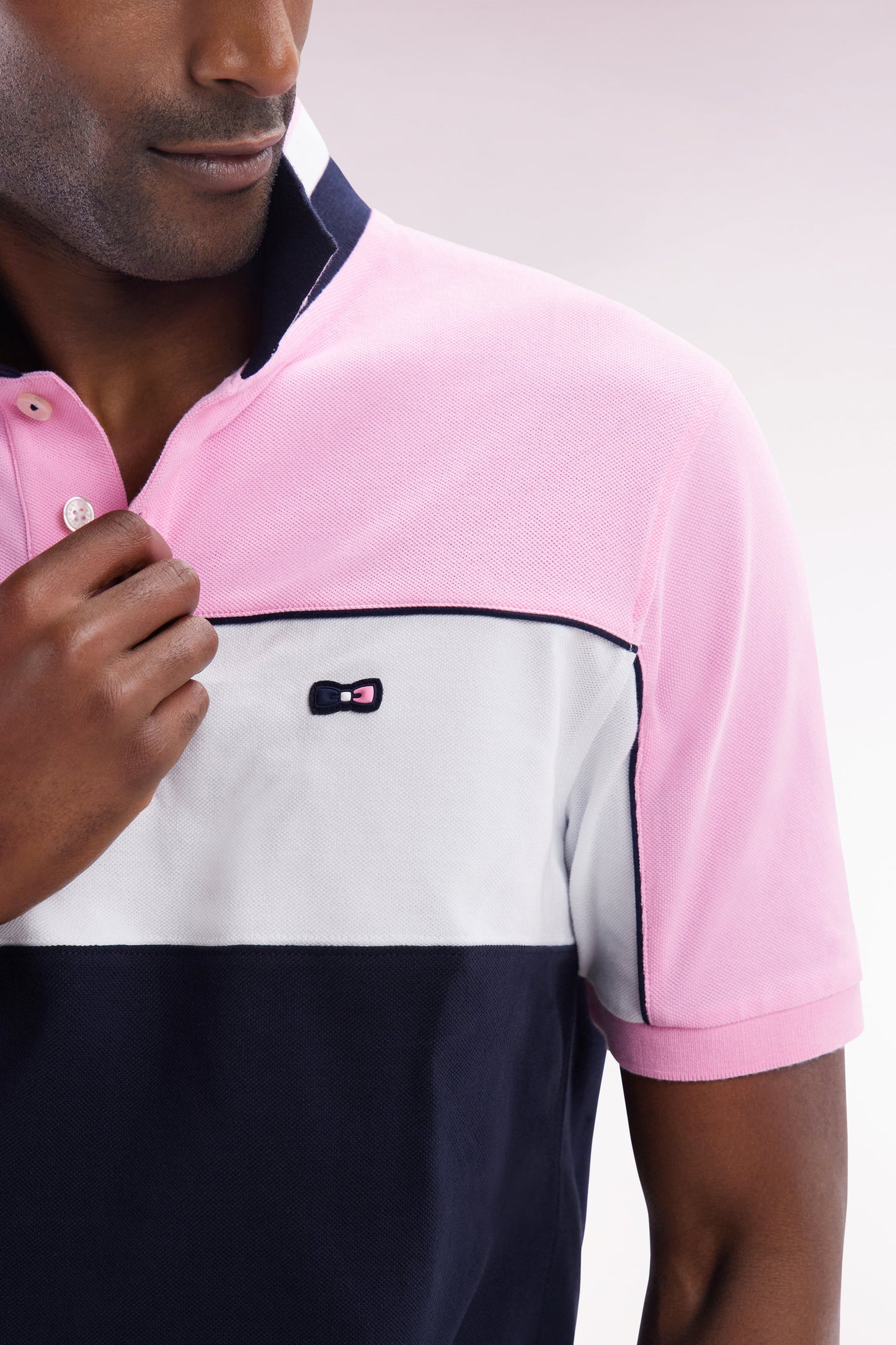 Straight-fit short-sleeved polo shirt in pink tricolor cotton with striped collar