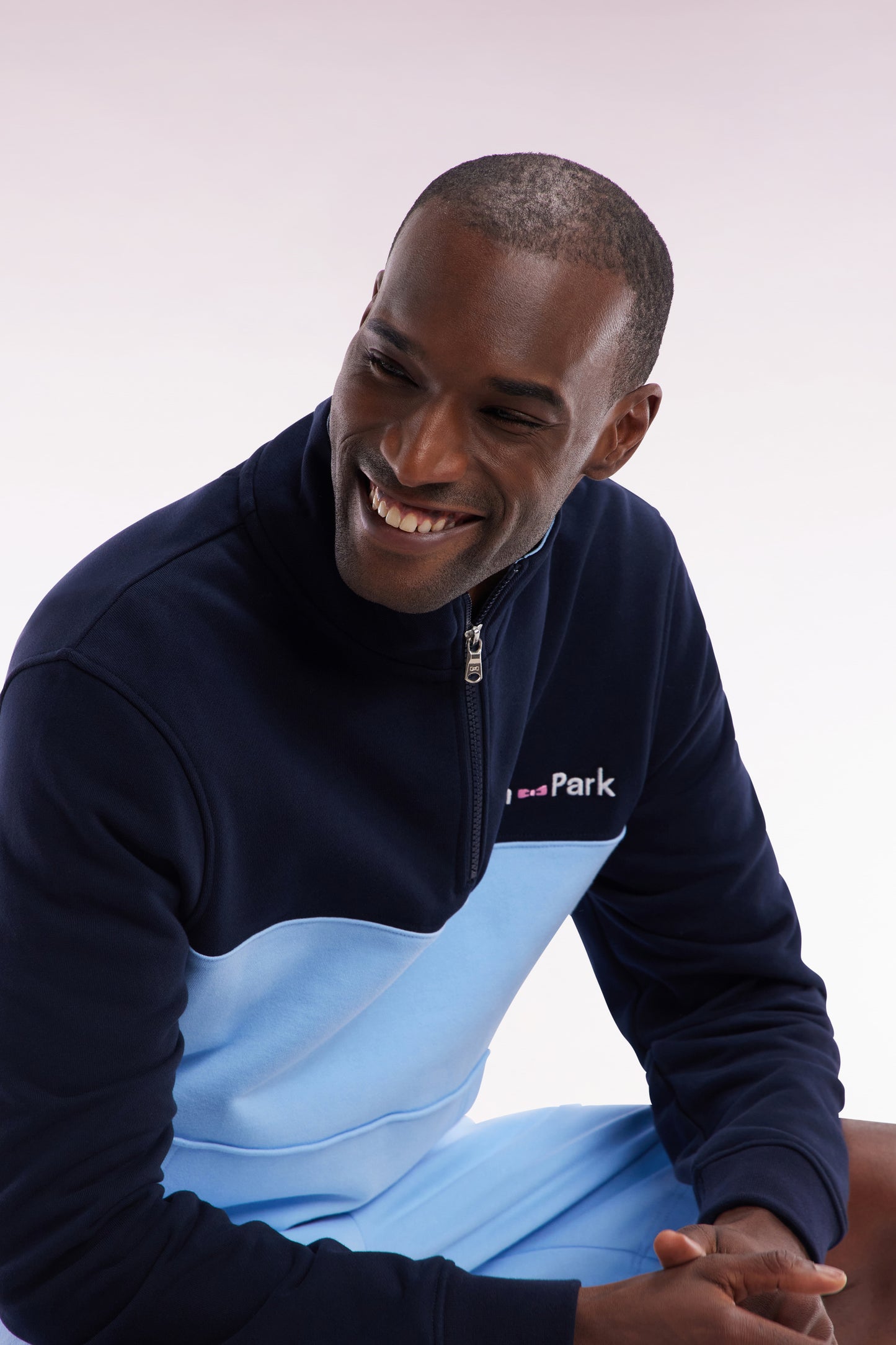 Straight-fit two-tone sky blue and navy cotton trucker collar sweatshirt