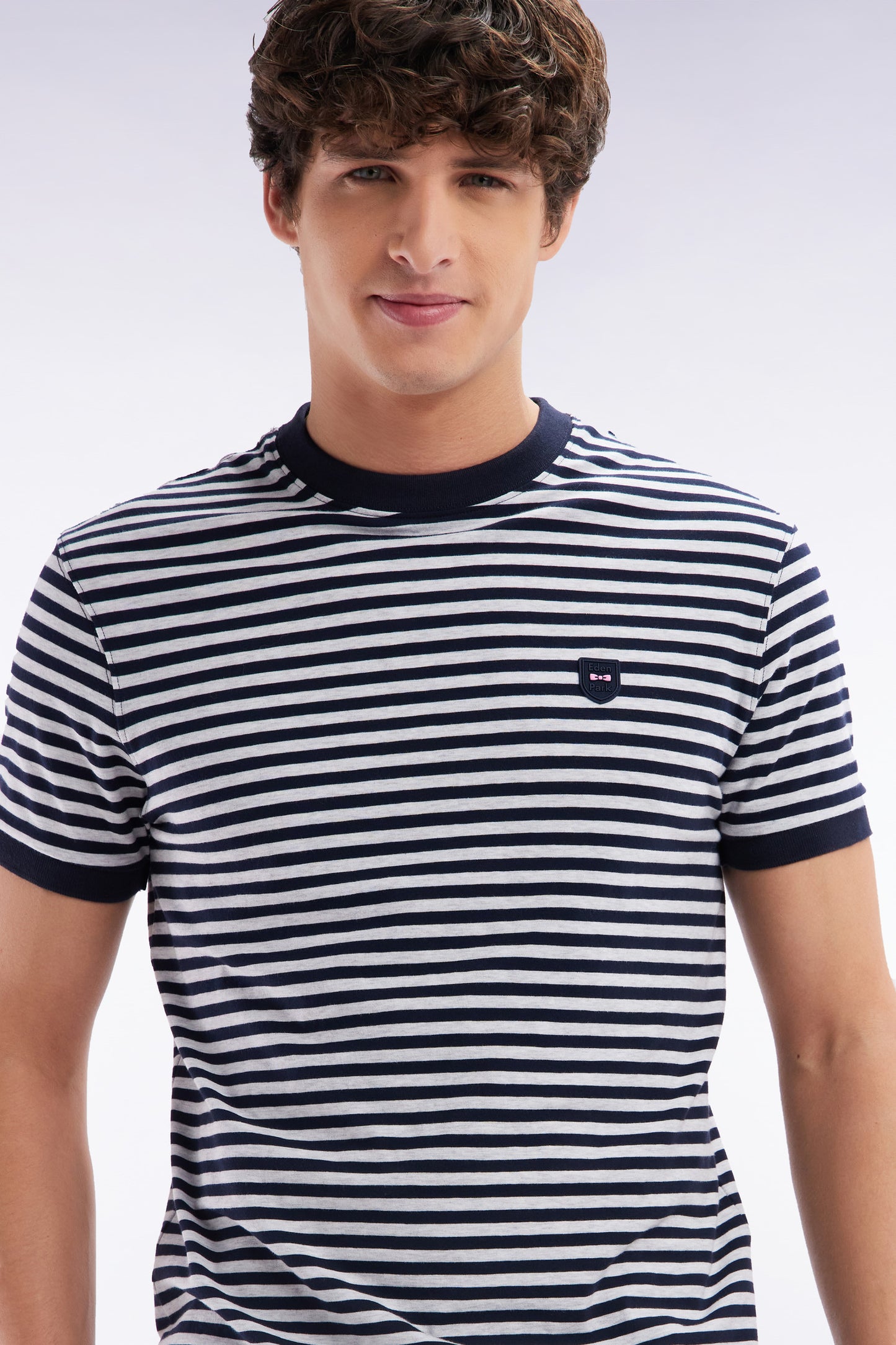 T-shirt en coton stretch rayé marine coupe ajustée