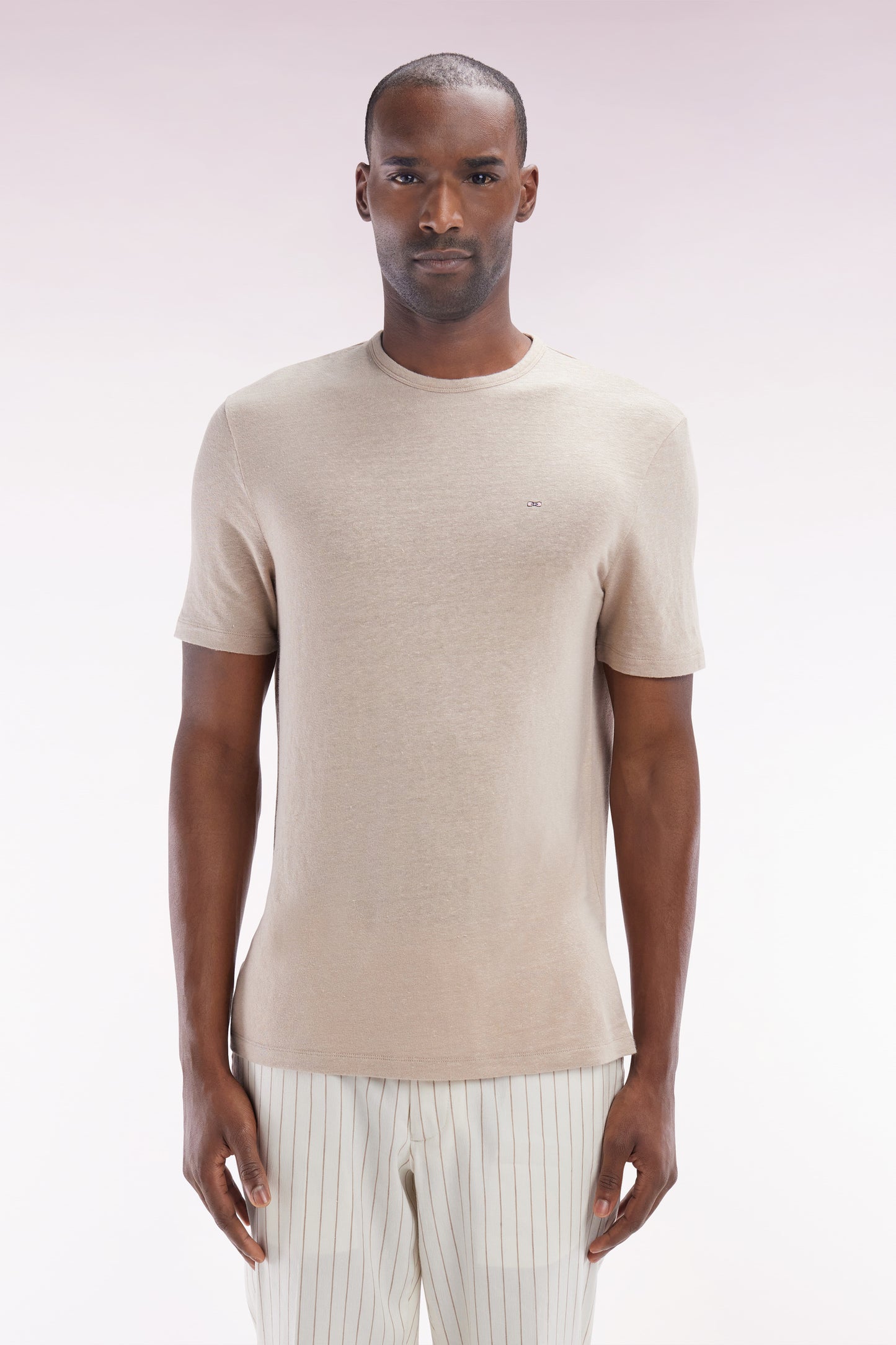 T-shirt uni en lin stretch beige coupe droite