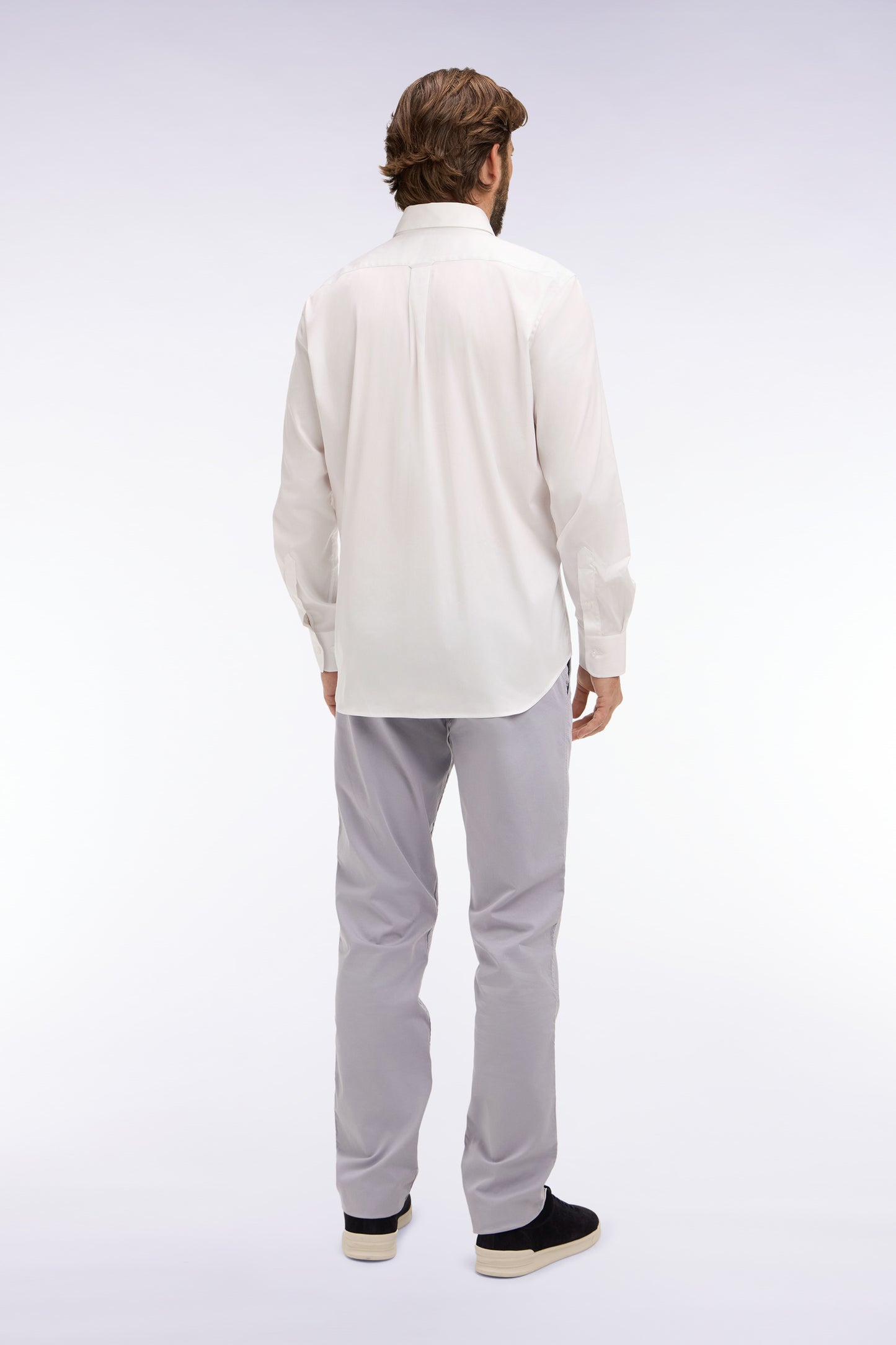 Pantalon chino regular en coton stretch gris