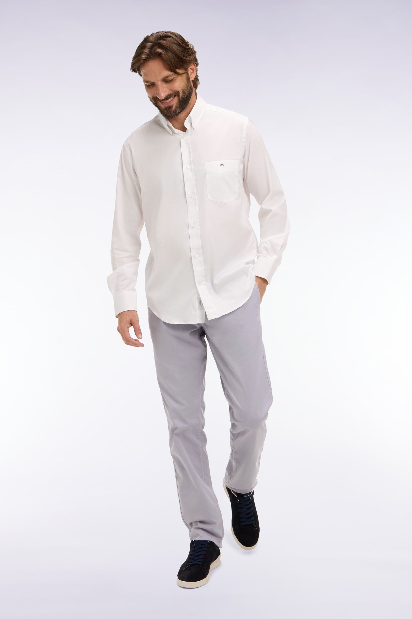 Pantalon chino regular en coton stretch gris