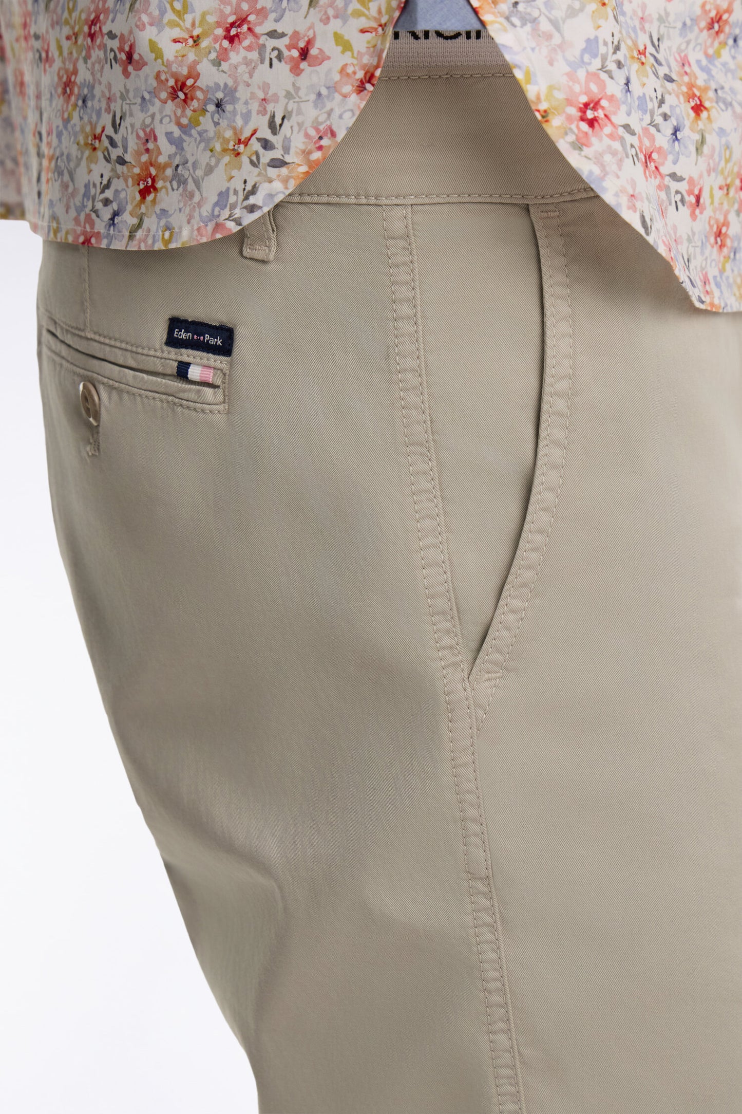 Chino Bermuda shorts in light gray stretch gabardine