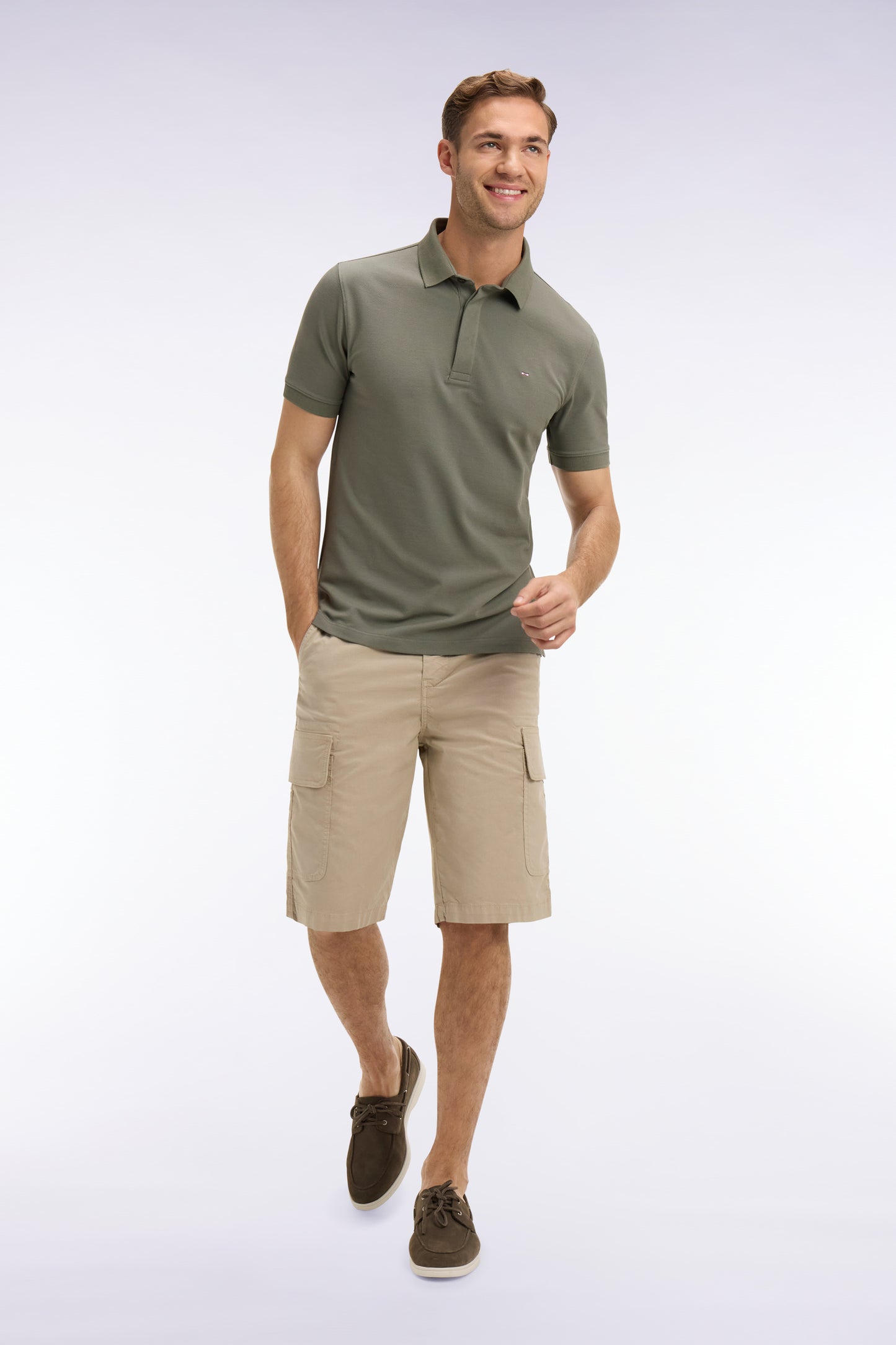 Beige cotton cargo Bermuda shorts