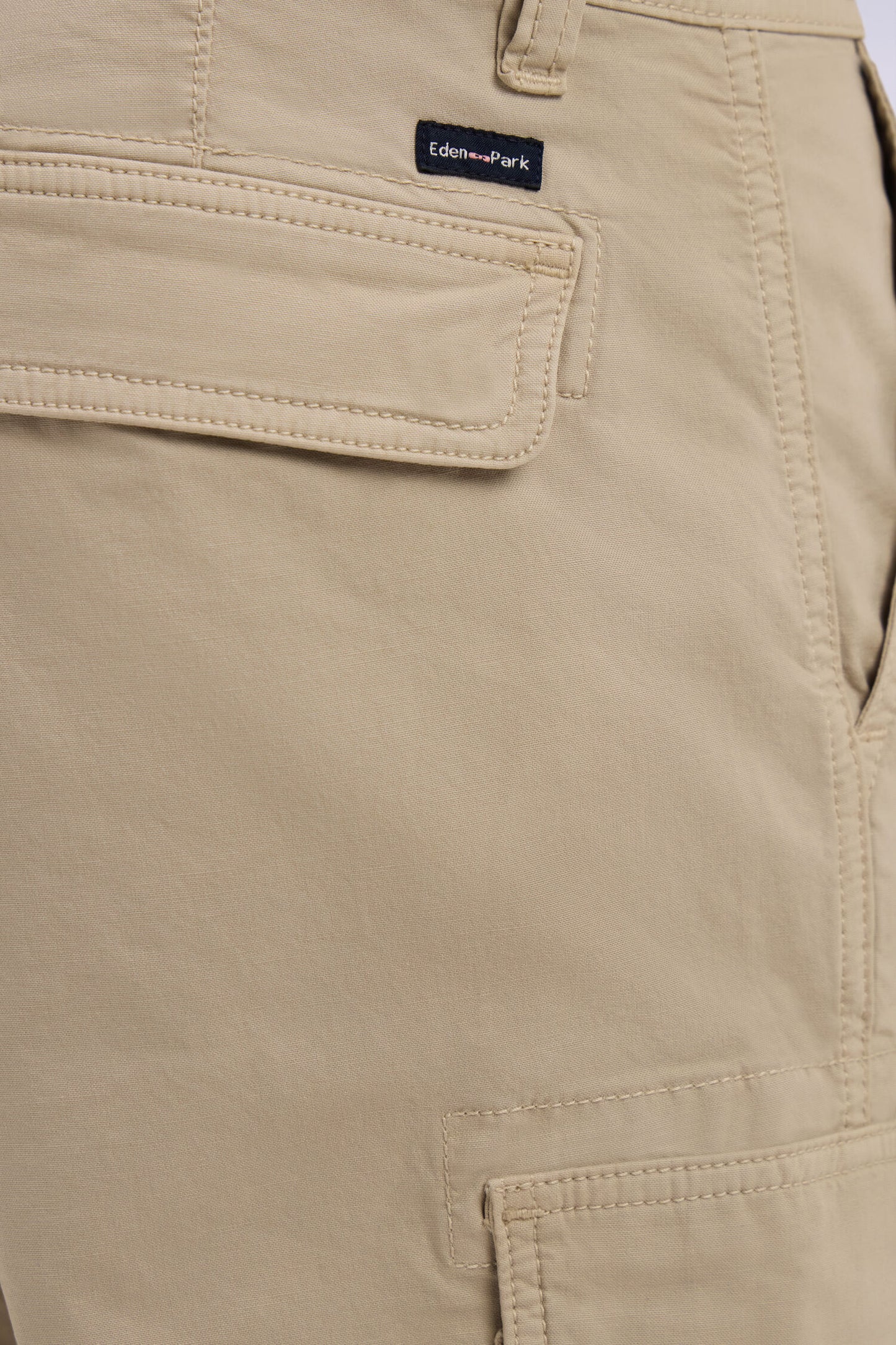 Beige cotton cargo Bermuda shorts
