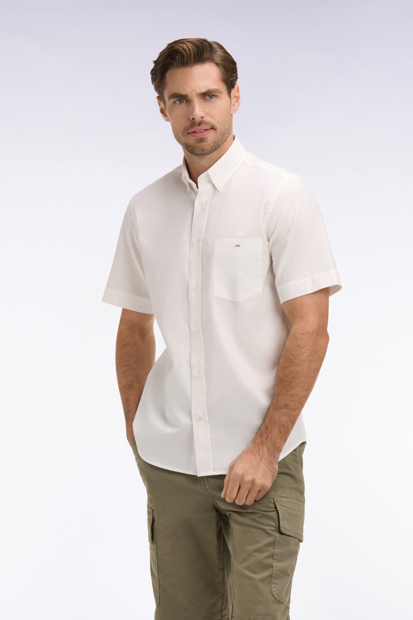 Short-sleeved shirt in white yarn-dyed cotton