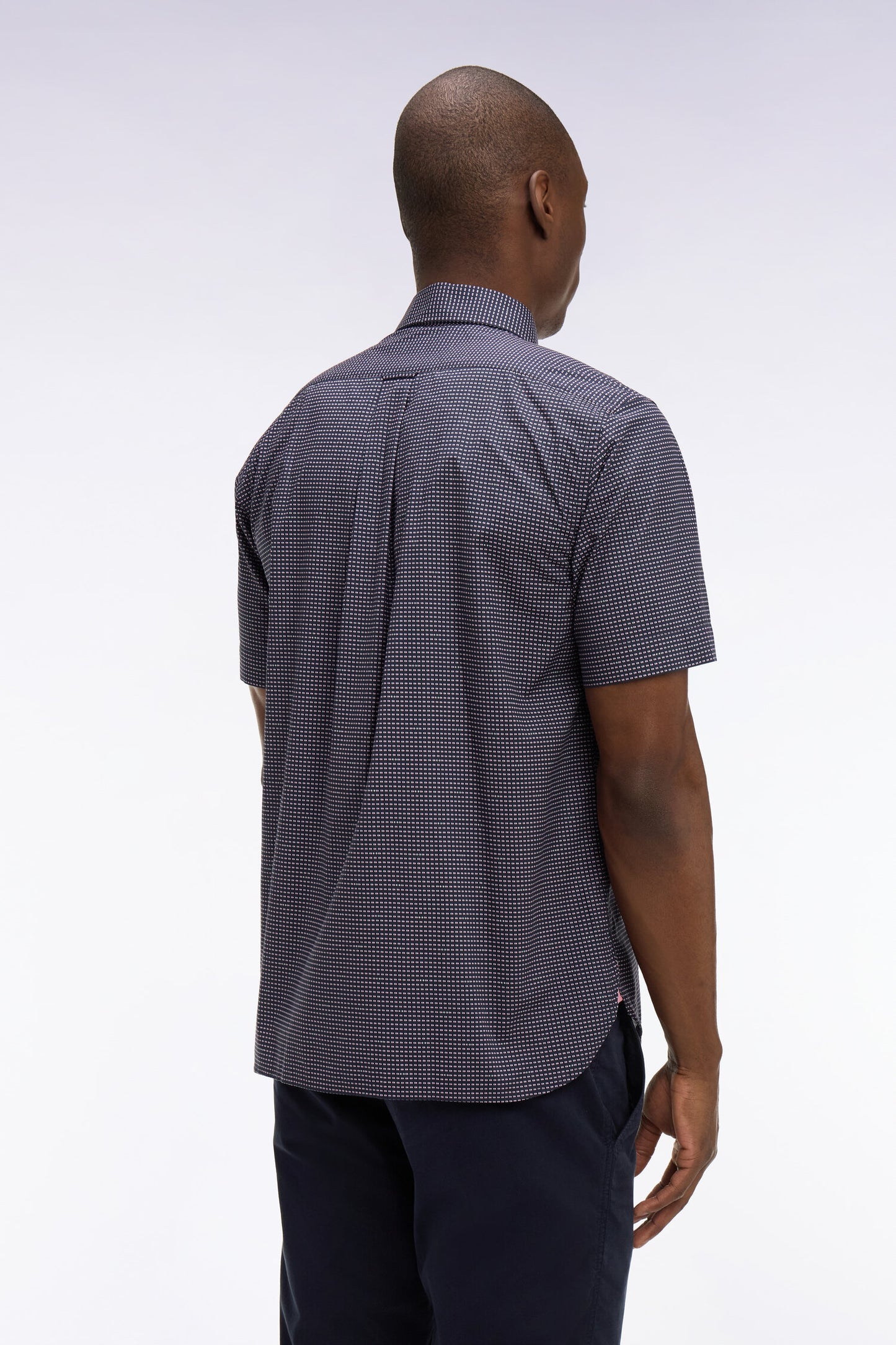 Short-sleeved navy cotton shirt with pink micro-patterns