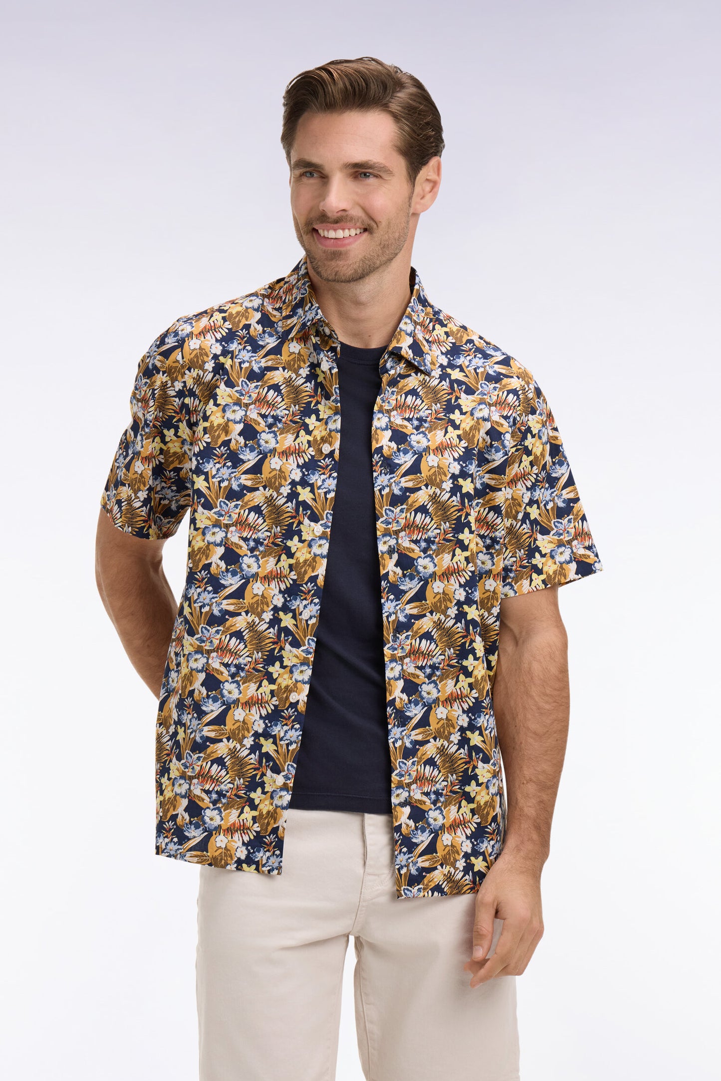 Short-sleeve cotton poplin shirt with yellow floral pattern