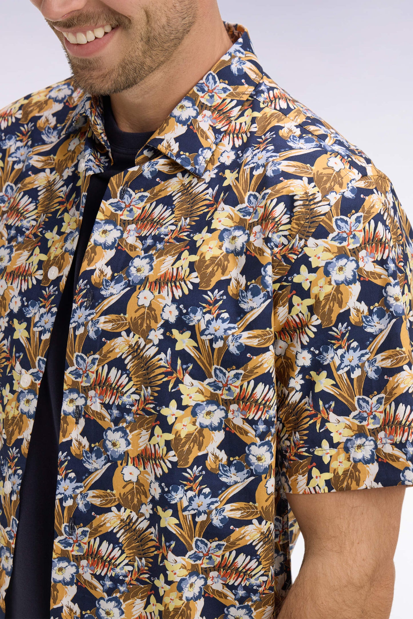 Short-sleeve cotton poplin shirt with yellow floral pattern