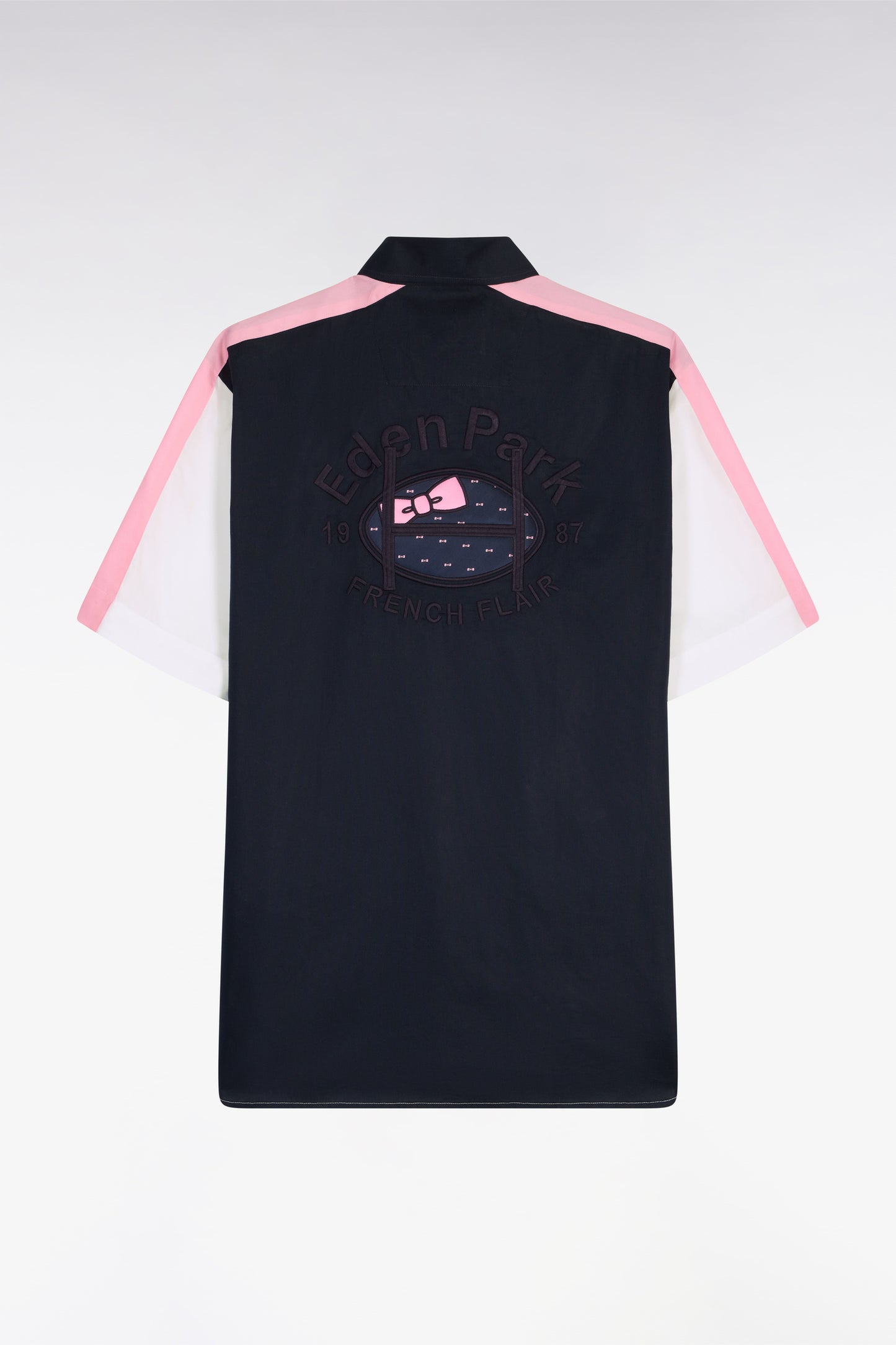 Short-sleeved white and navy cotton shirt with back embroidery