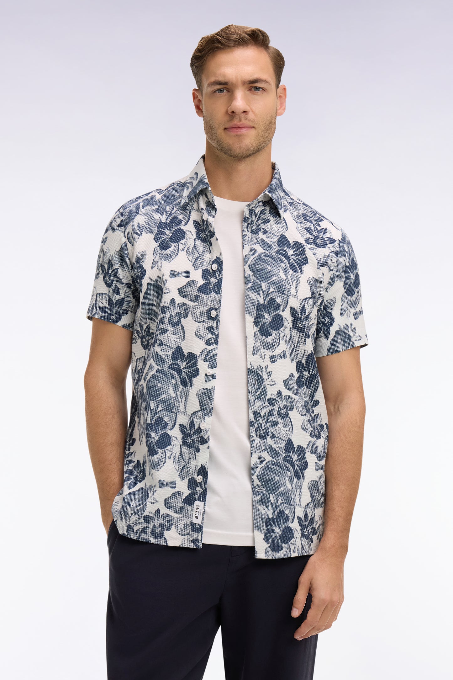 Short-sleeved slim-fit navy floral cotton piqué shirt
