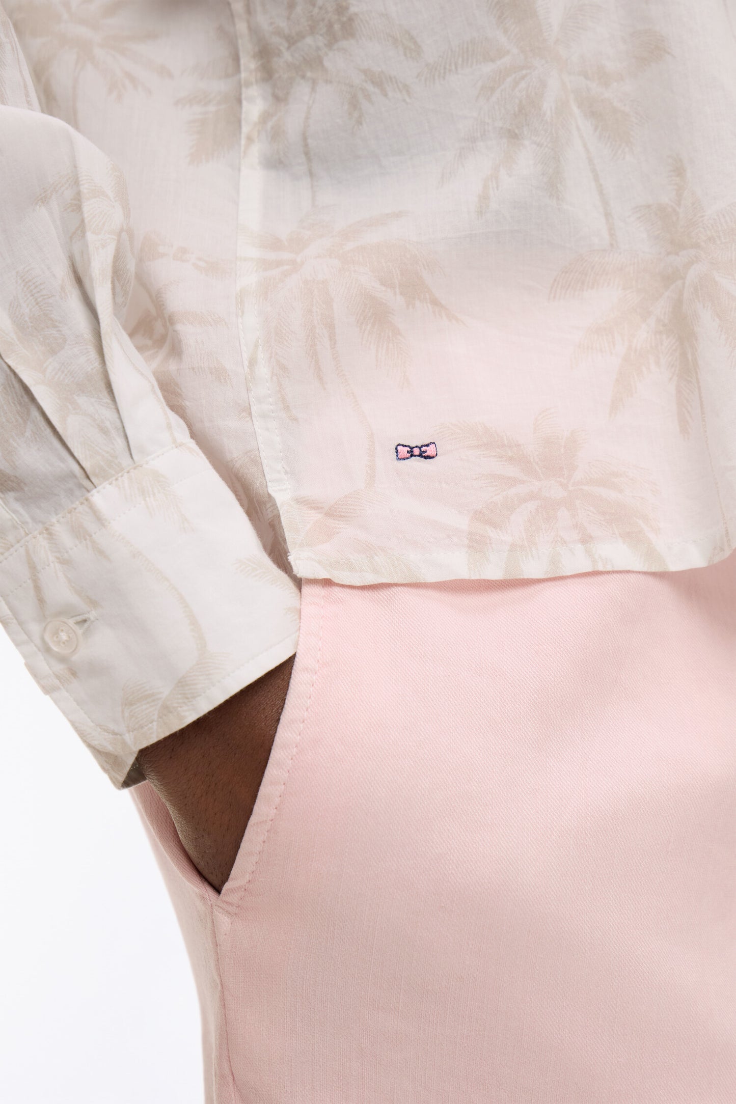 White cotton shirt with beige palm print, regular fit
