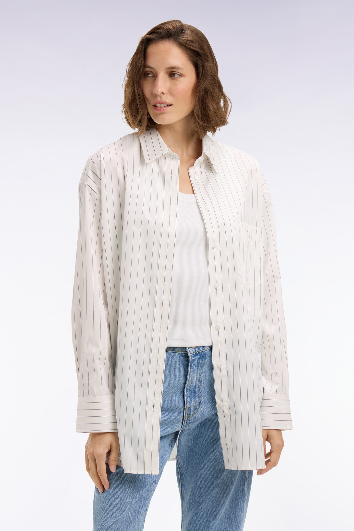 Chemise à fines rayures en popeline de coton blanche coupe oversized