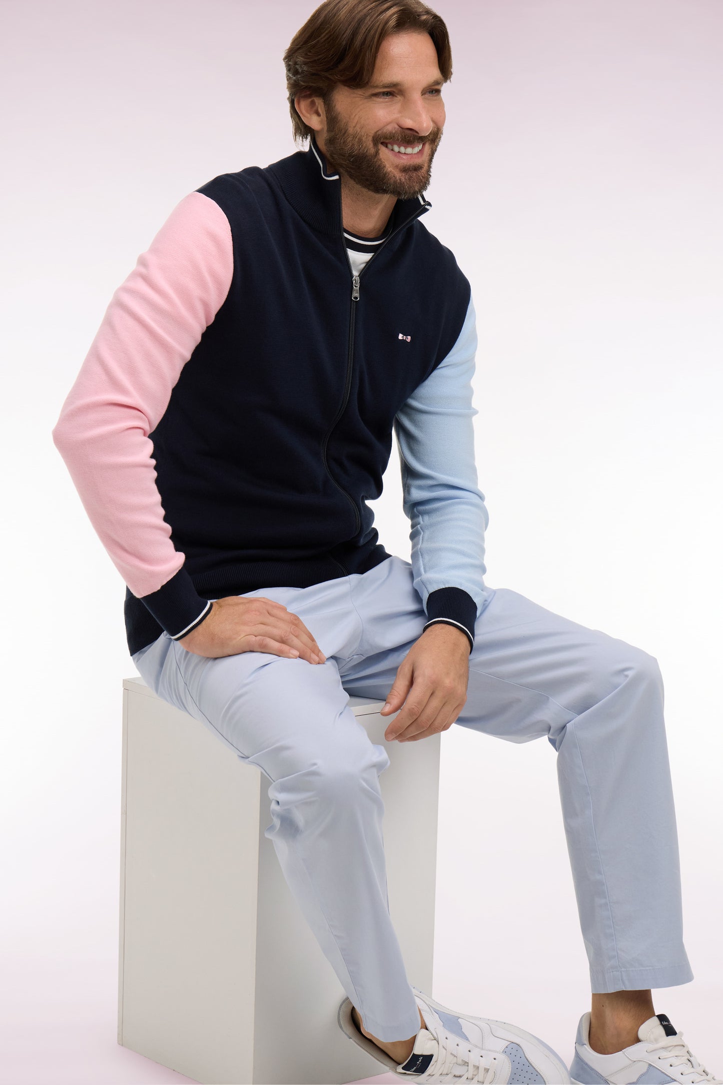 Cardigan col camionneur en coton marine à manches contrastées