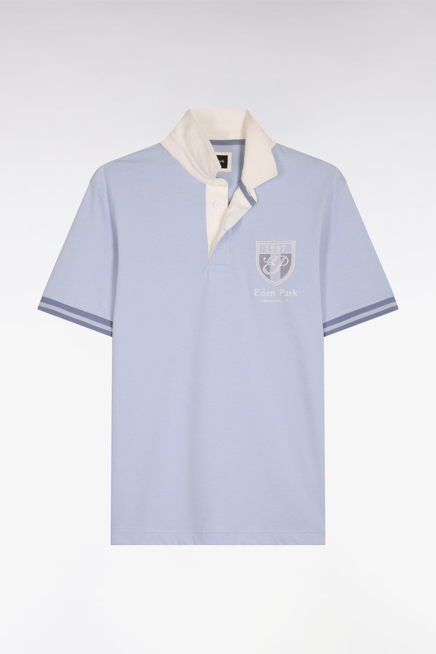 Short-sleeved jersey in sky cotton jersey with embroidered crest, regular fit