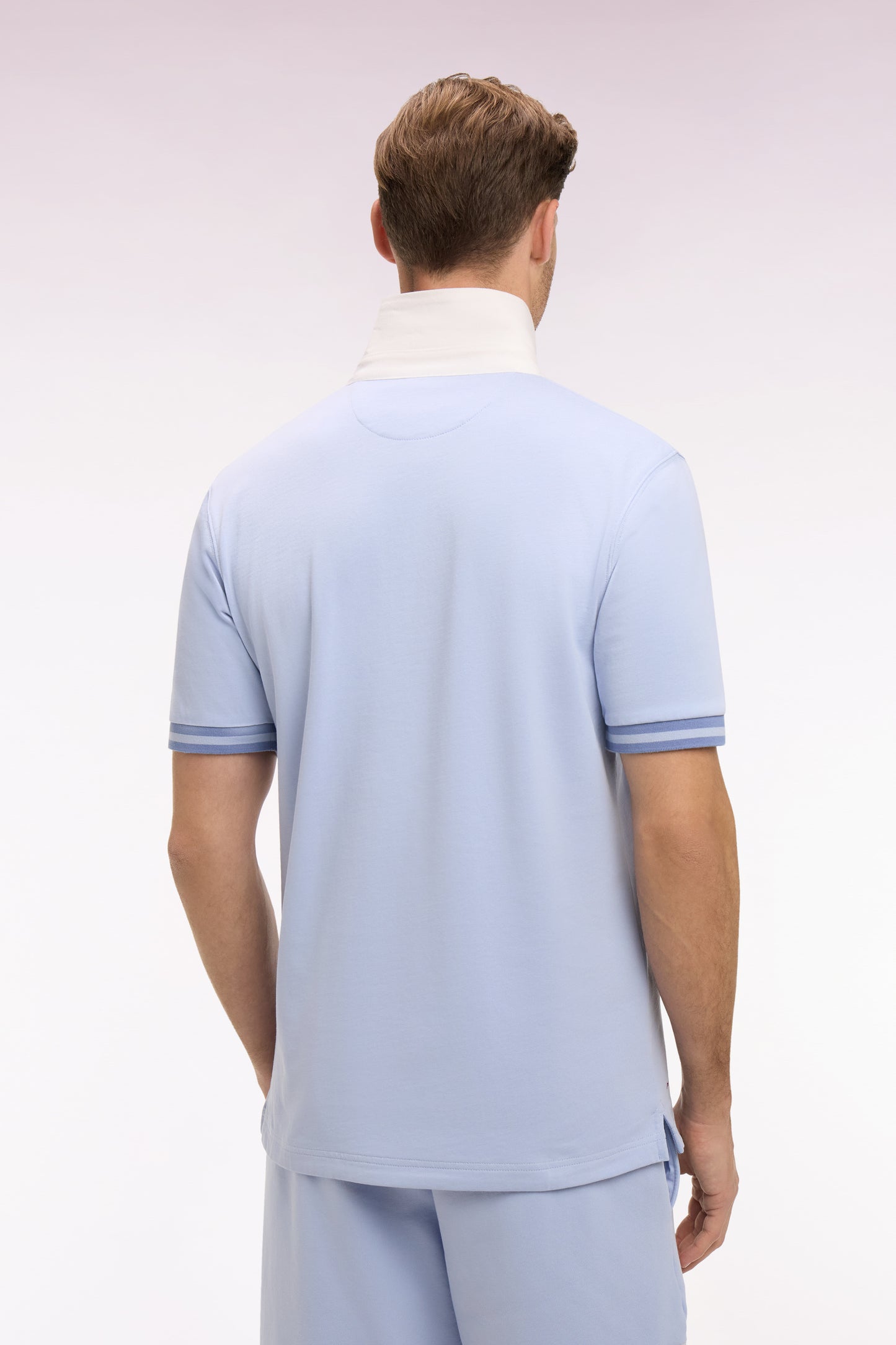 Short-sleeved jersey in sky cotton jersey with embroidered crest, regular fit
