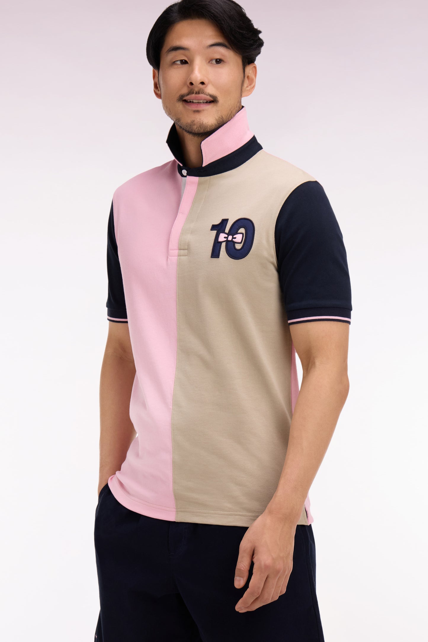 Maillot à manches courtes en coton bicolore rose et beige broderie 10 coupe Regular