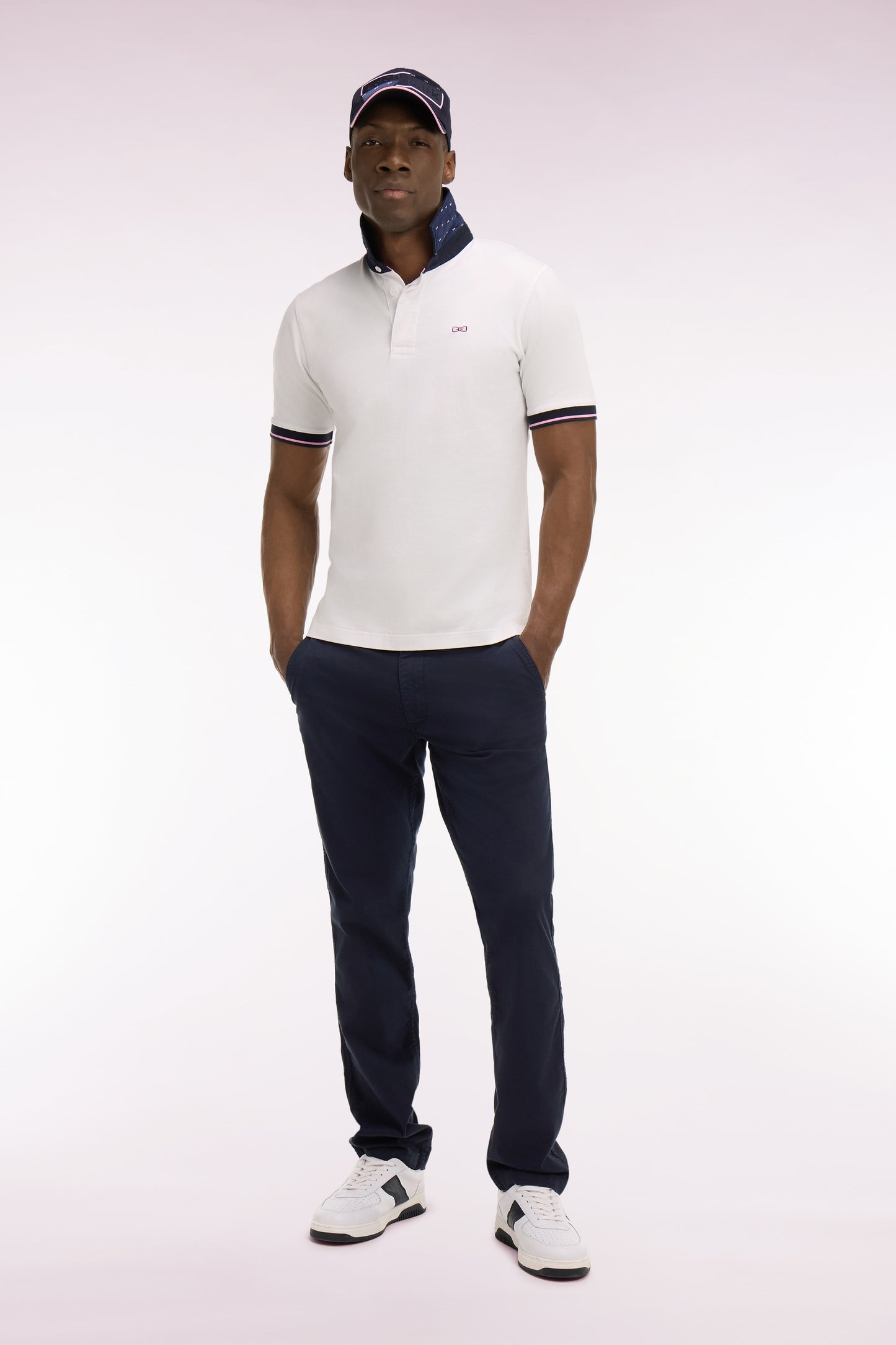 White cotton short-sleeved jersey with back embroidery, regular fit