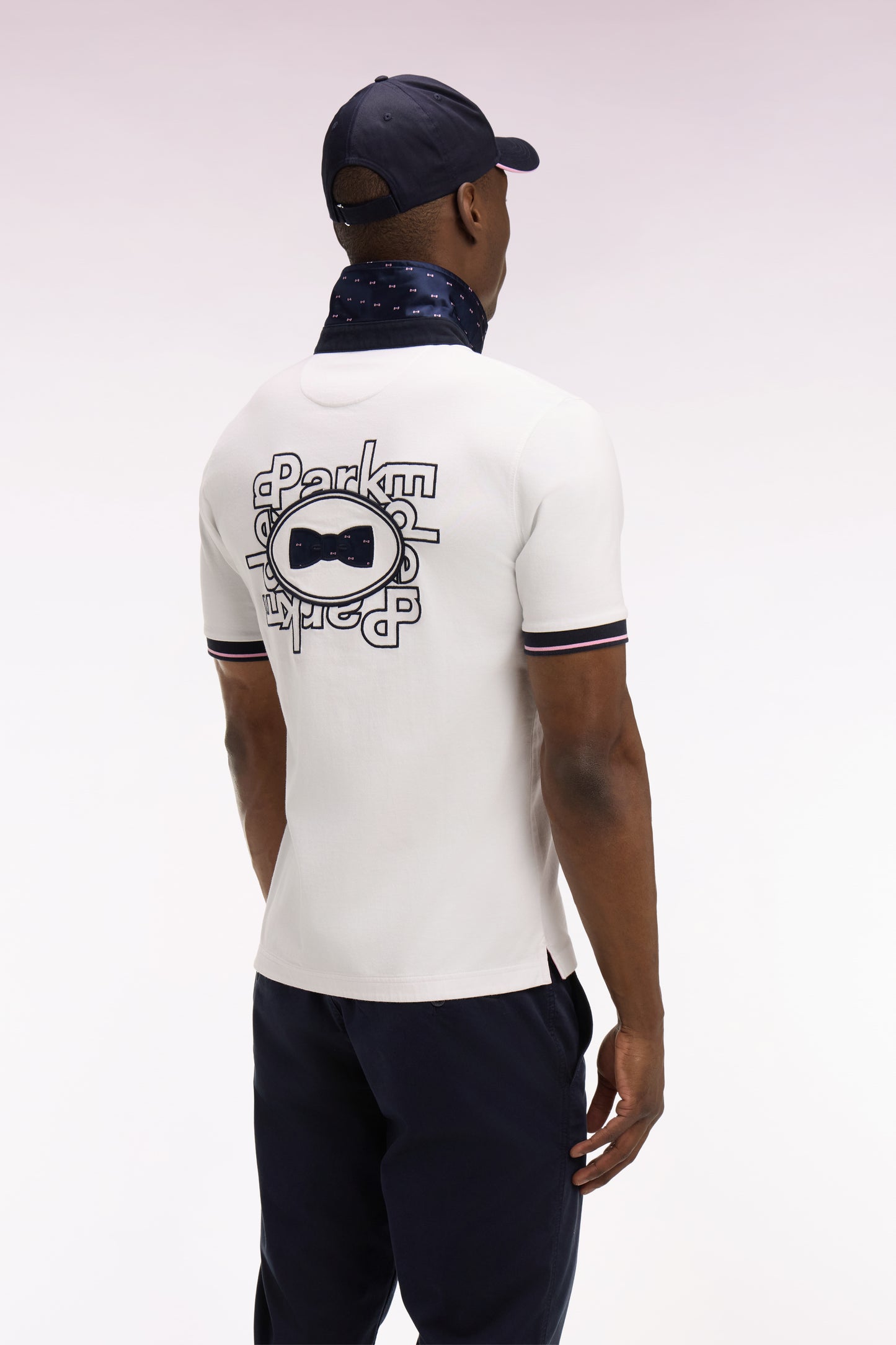 White cotton short-sleeved jersey with back embroidery, regular fit