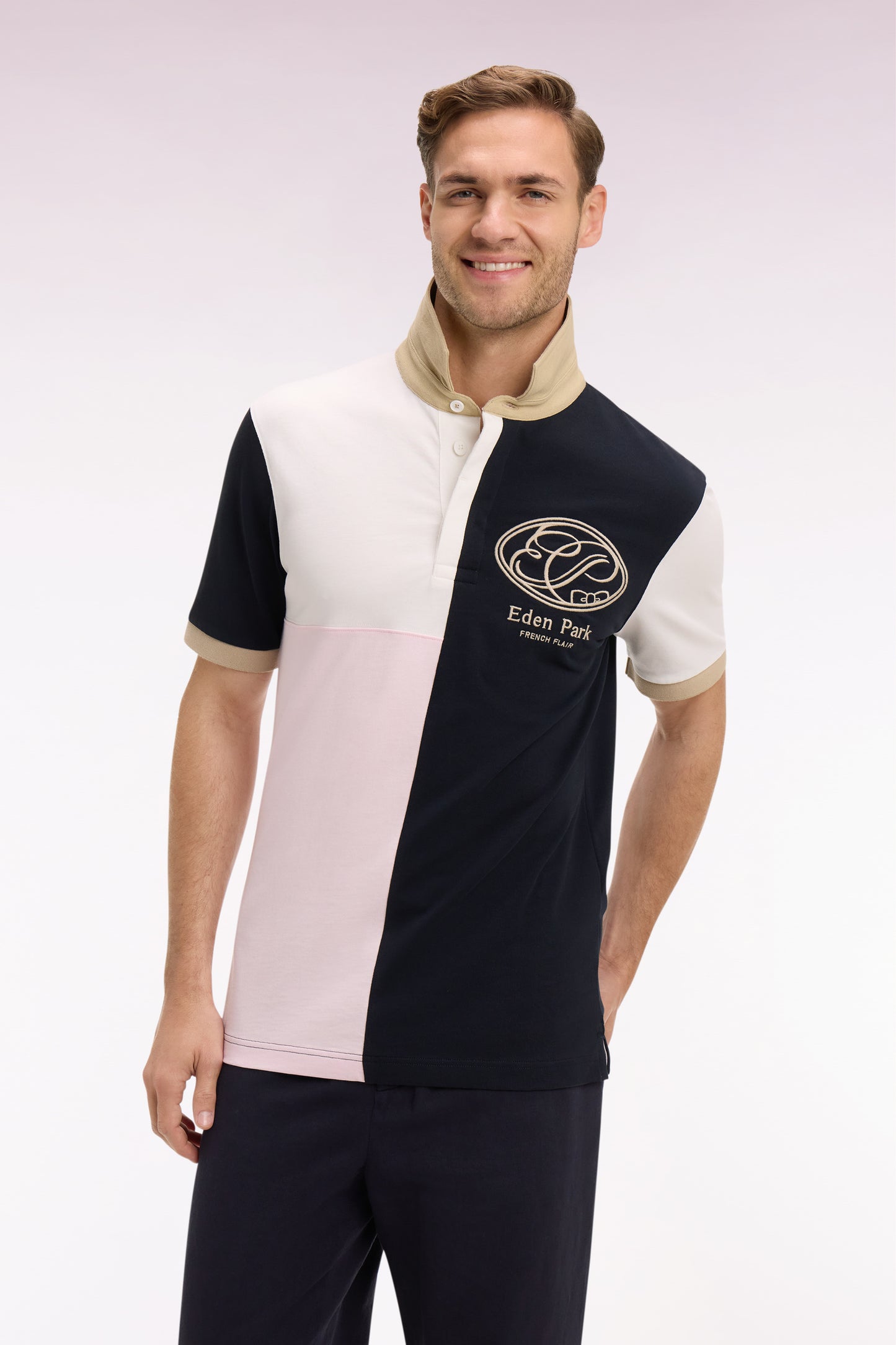 Maillot à manches courtes marine découpes graphiques et broderie coupe regular