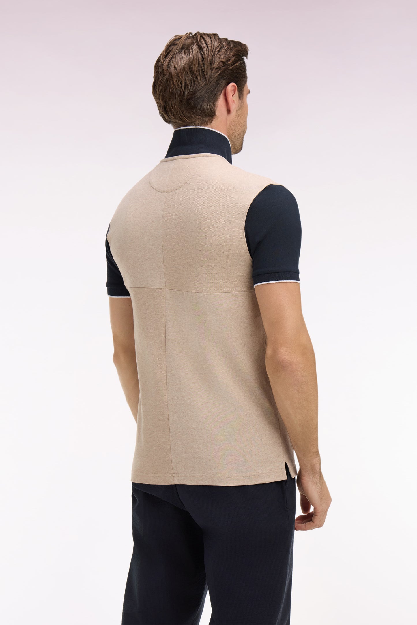 Polo manches courtes bicolore en coton beige à découpes coupe regular