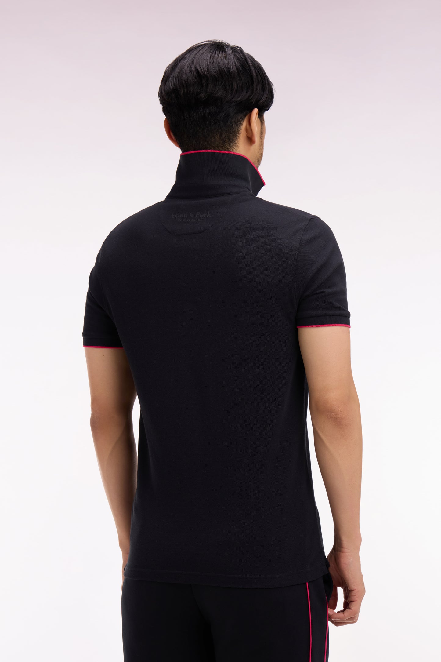 Polo à manches courtes en coton noir New Zealand