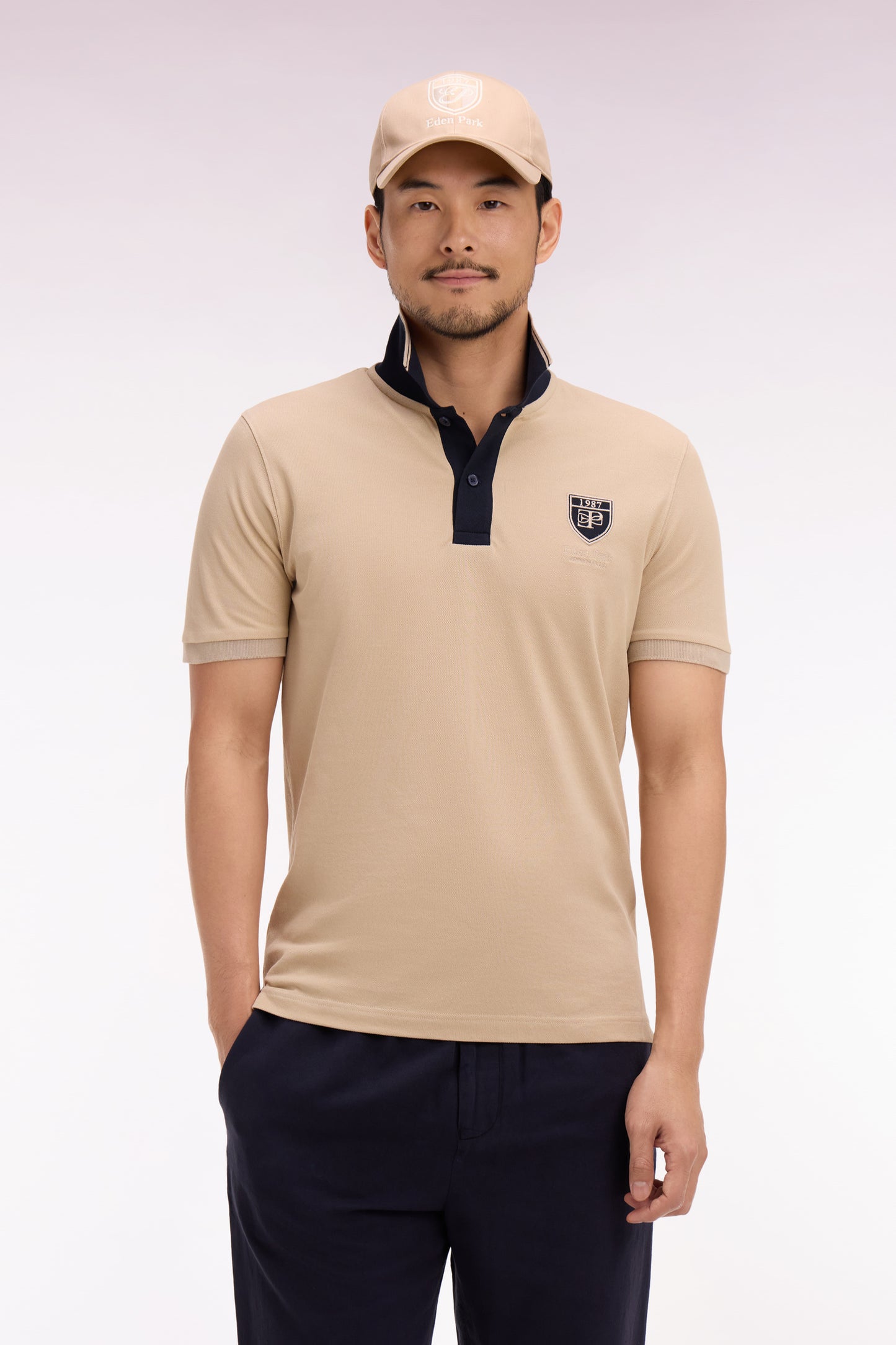 Polo à manches courtes en piqué coton beige écusson EP