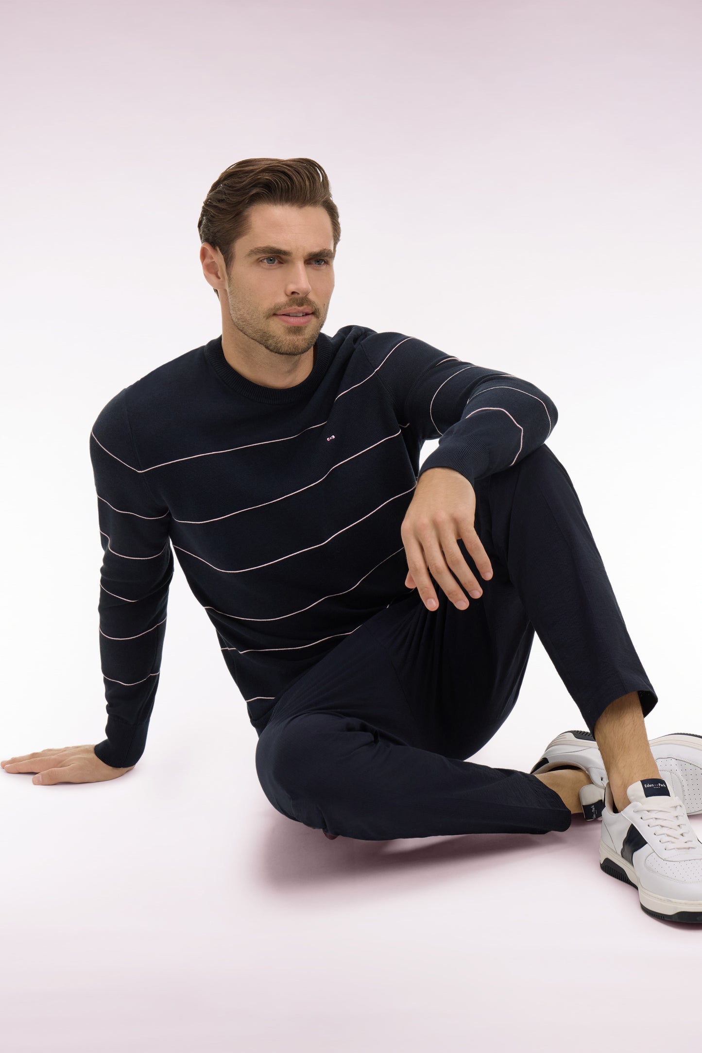 Pull col rond en coton marine rayé