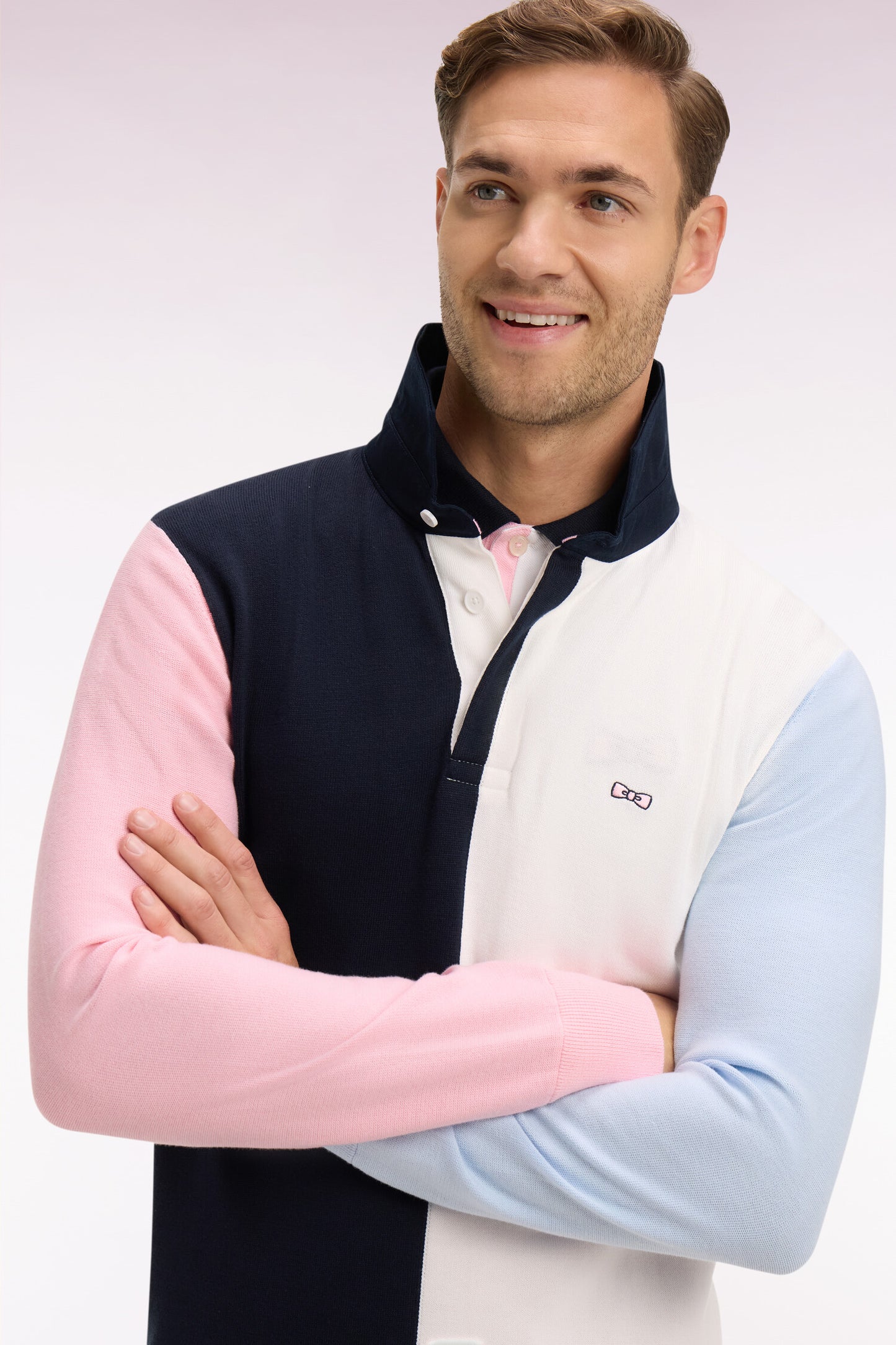 Pull col maillot en coton marine et blanc à manches contrastées