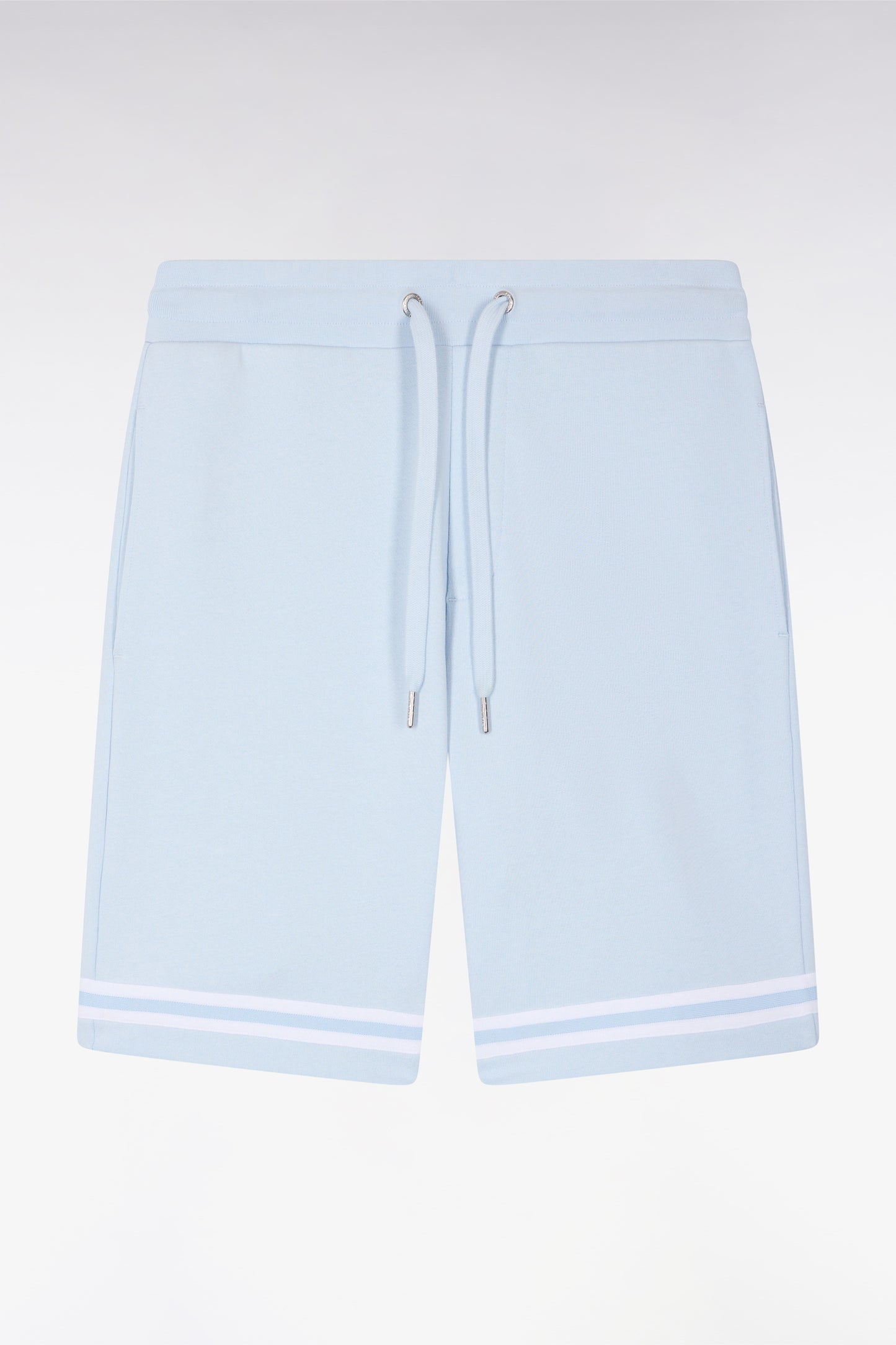 Short en molleton ciel à bordures de jambe rayées