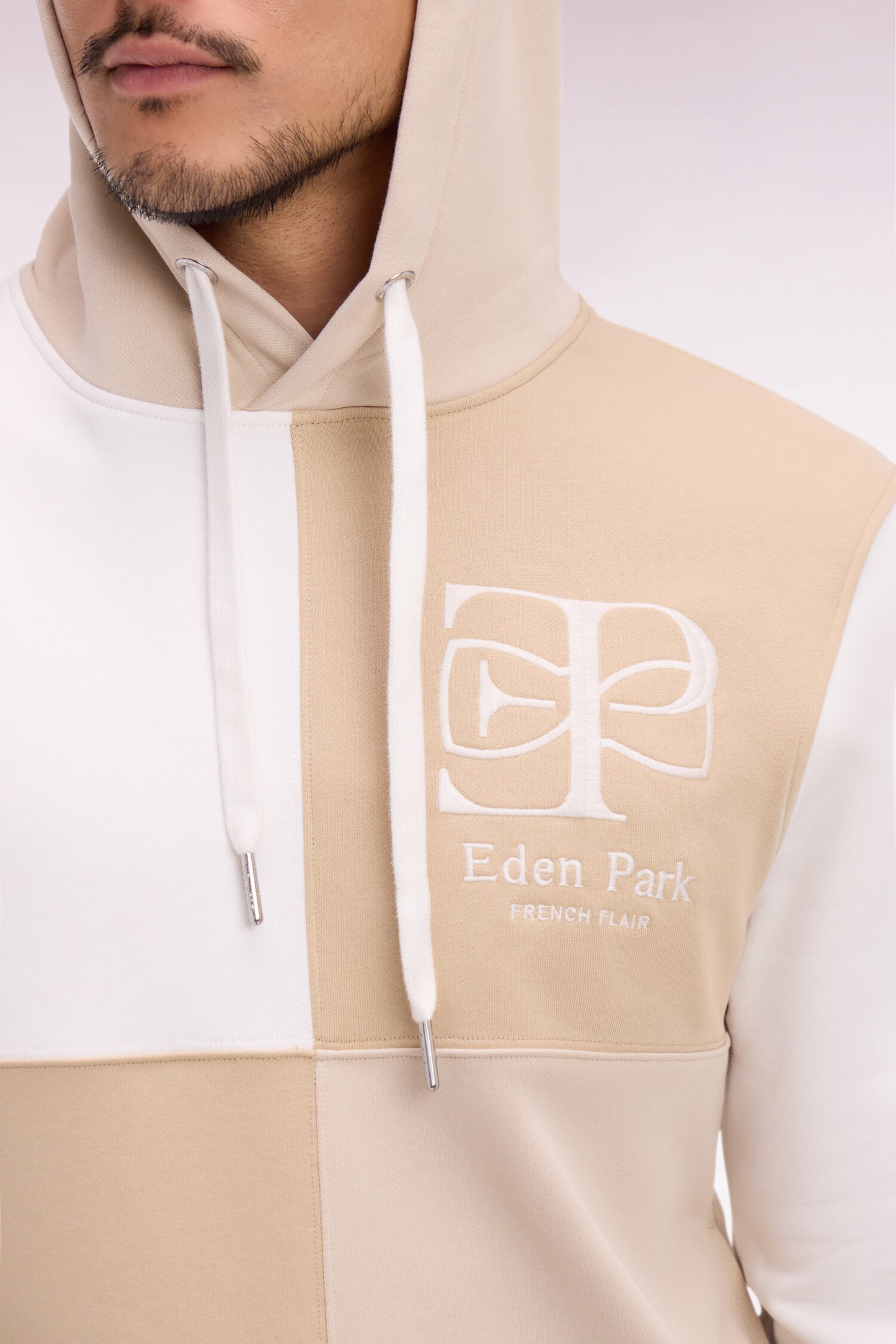 Sweatshirt à capuche en molleton beige colorblock cadrans coupe regular