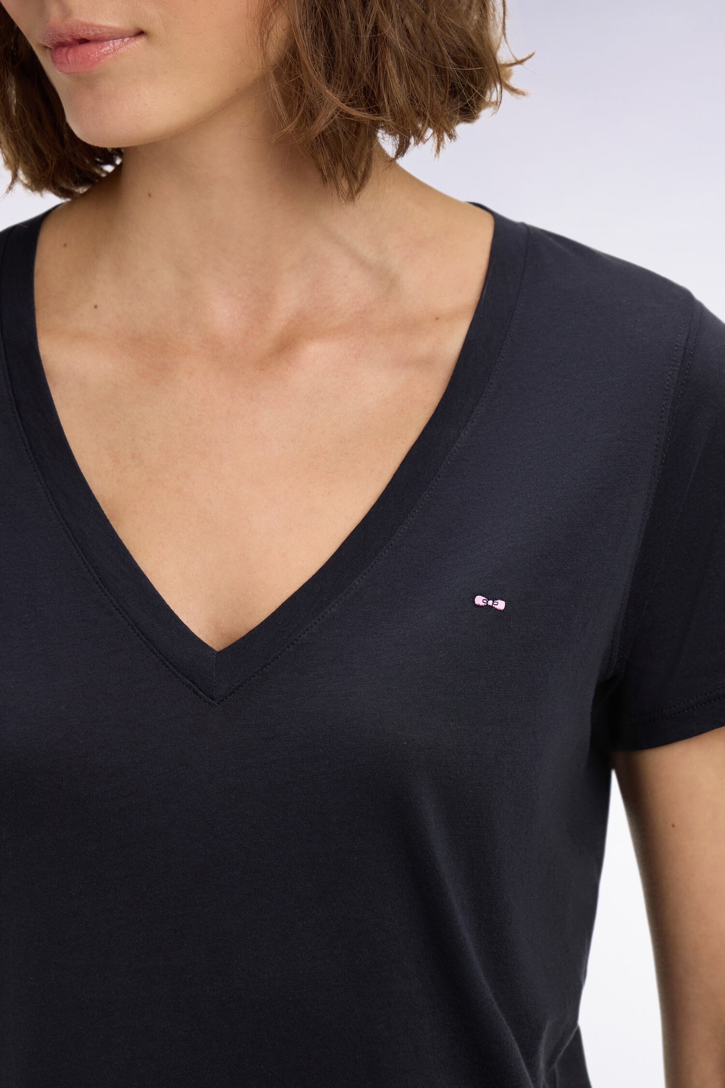 Short-sleeved V-neck T-shirt in navy Pima cotton, regular fit