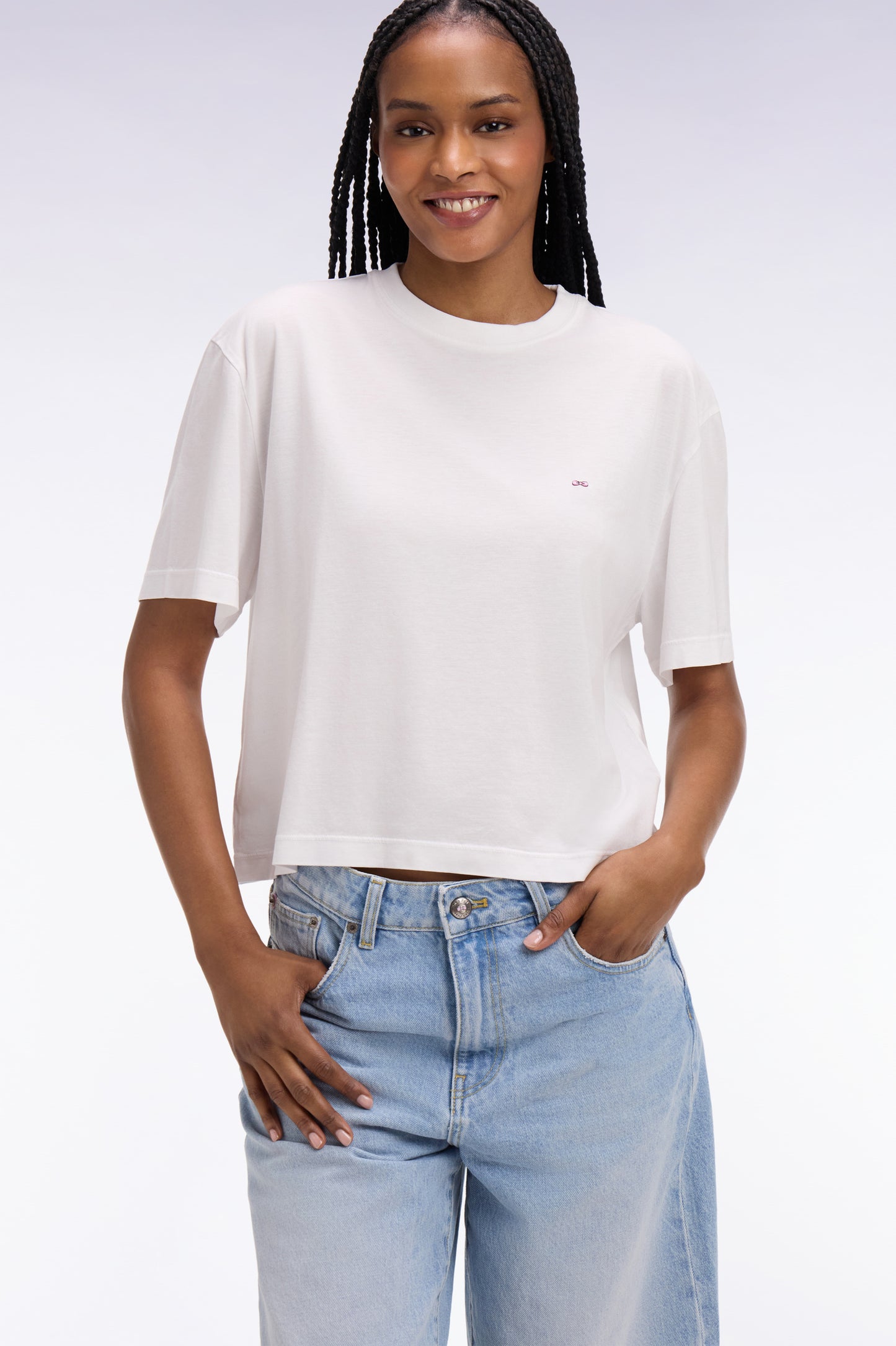Short-sleeved white lyocell and cotton t-shirt with oversized cut