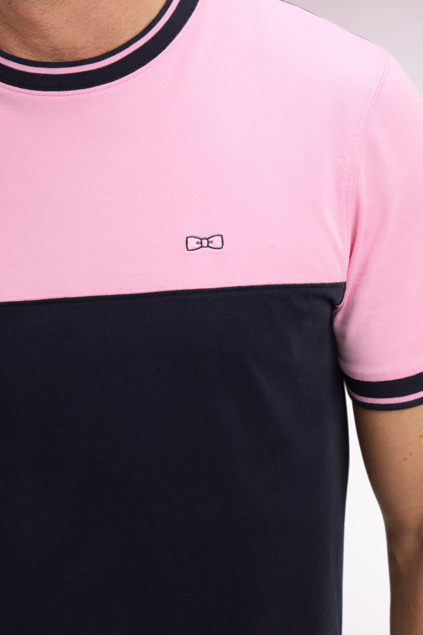 T-shirt à manches courtes en bicolore rose et marine coupe regular