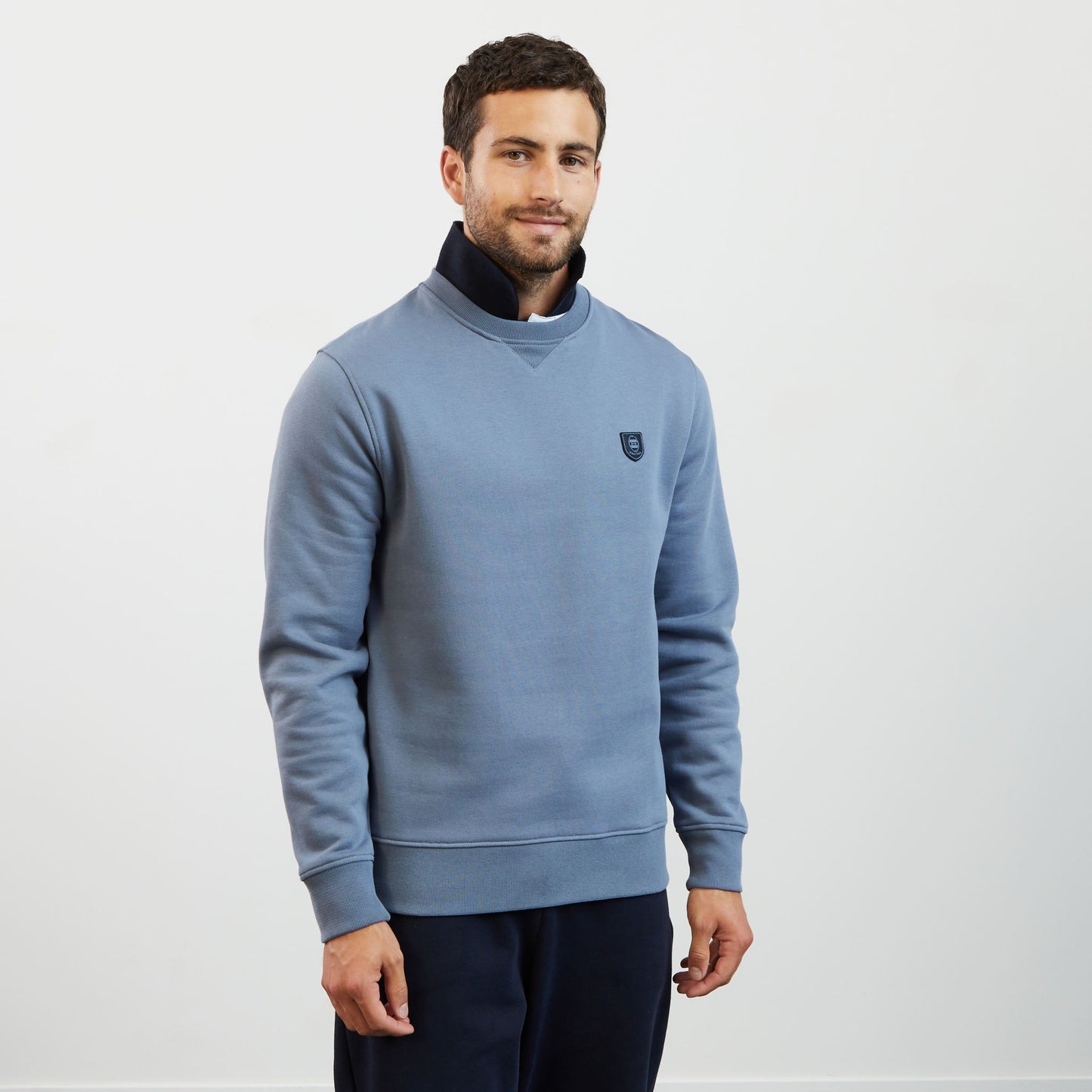 Plain blue round-neck sweatshirt