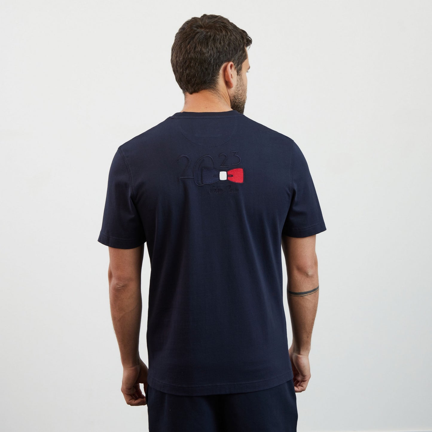 Dark blue T-shirt with 2023 embroidery