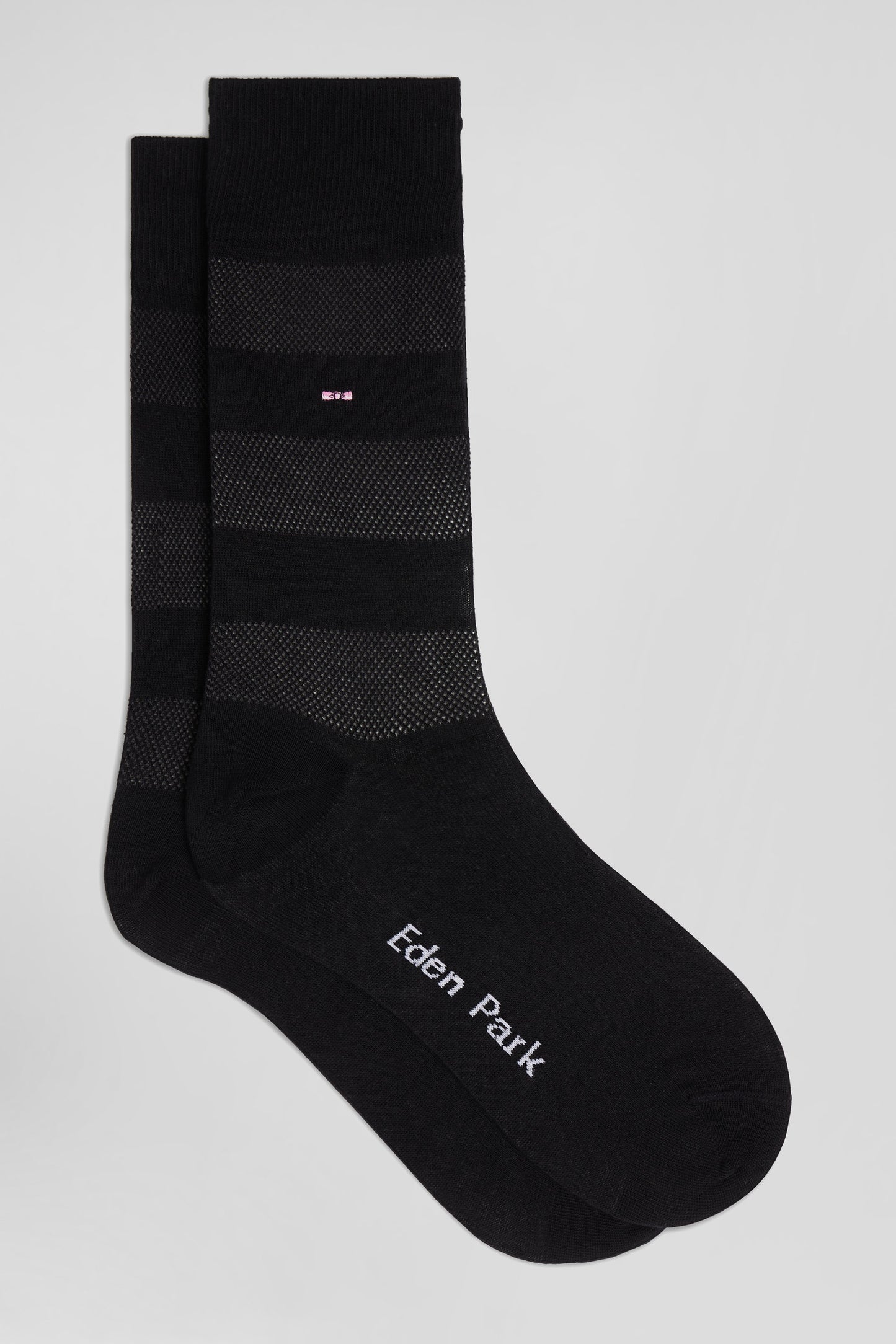 Black socks with knit plays in stretch cotton