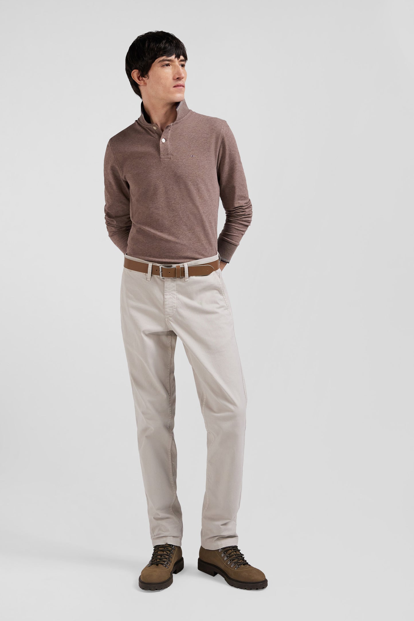 Regular camel chino trousers in stretch cotton gabardine