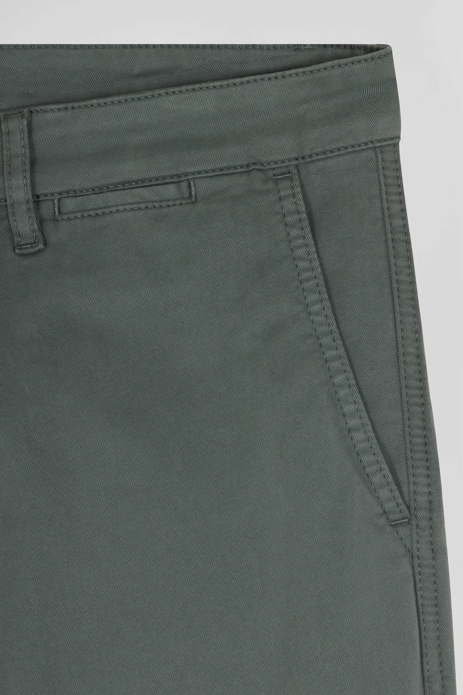 Regular grey chino trousers in stretch cotton gabardine