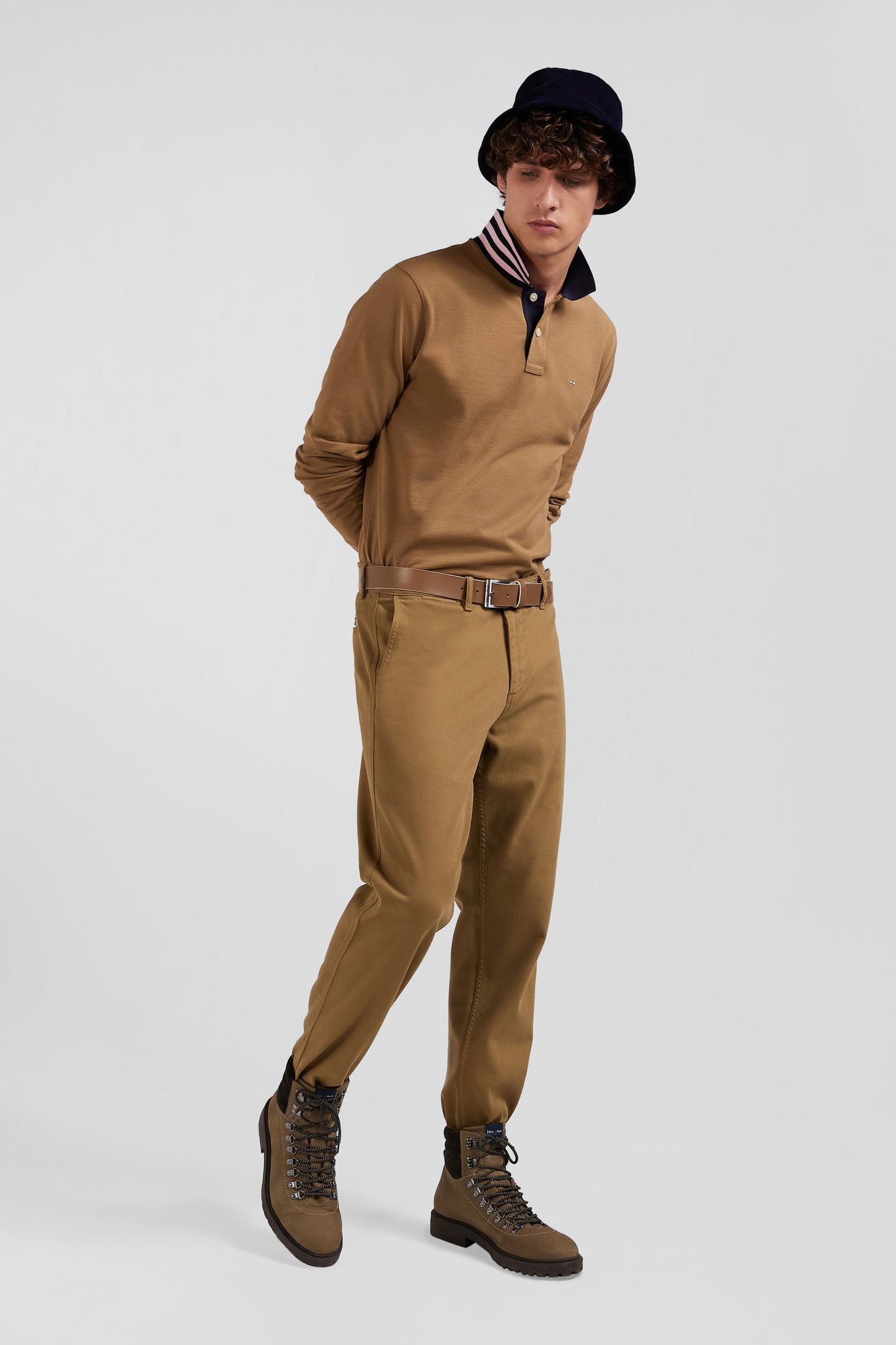 Pantalon chino en piqué de coton stretch et modal beige coupe Regular