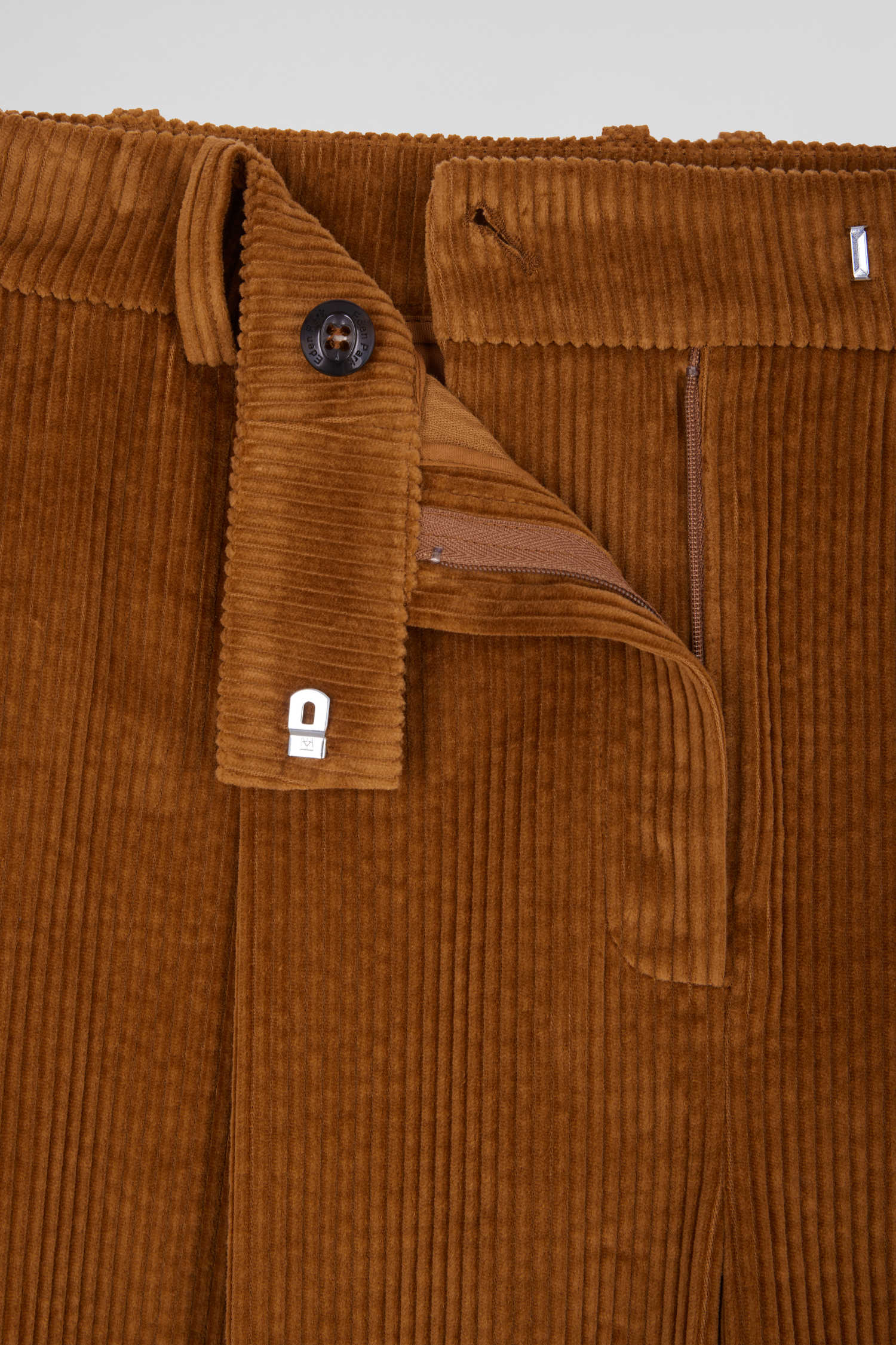 Pantalon en velours côtelé camel à carreaux coupe Modern