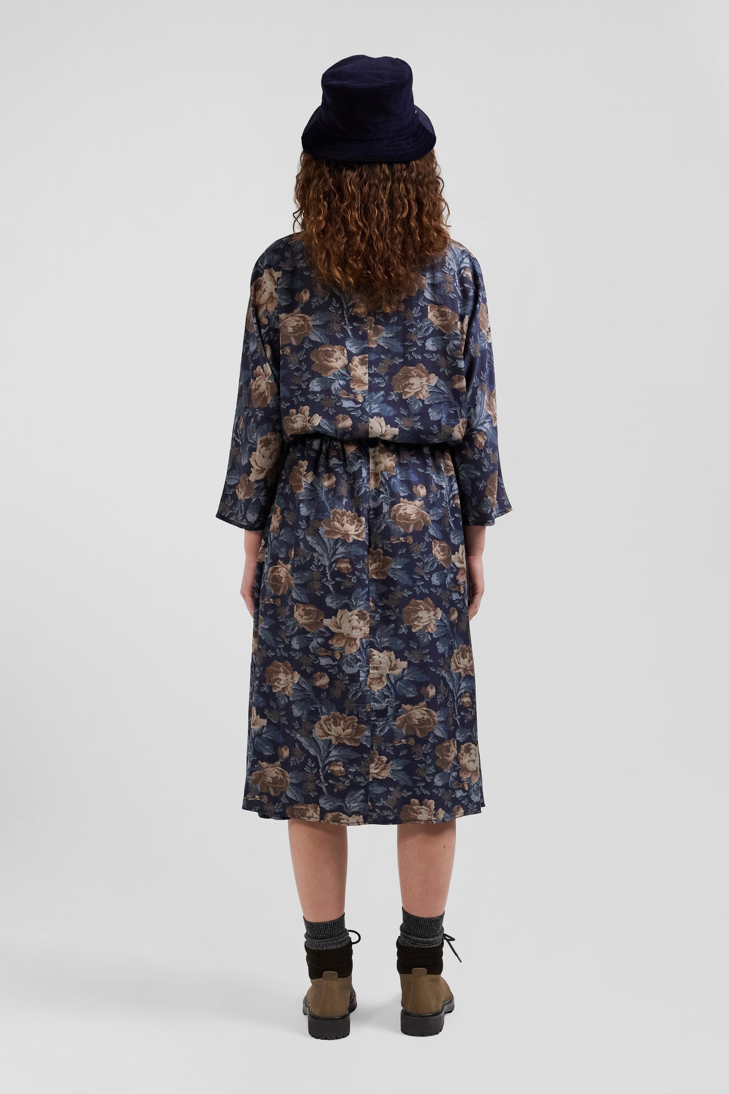 Robe en lyocell bleu marine manches longues à imprimé floral