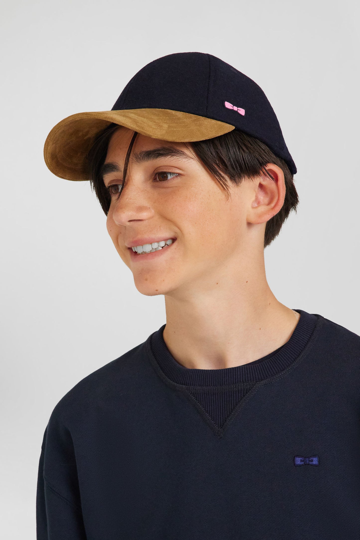 Two-tone cap in navy and hazelnut wool blend